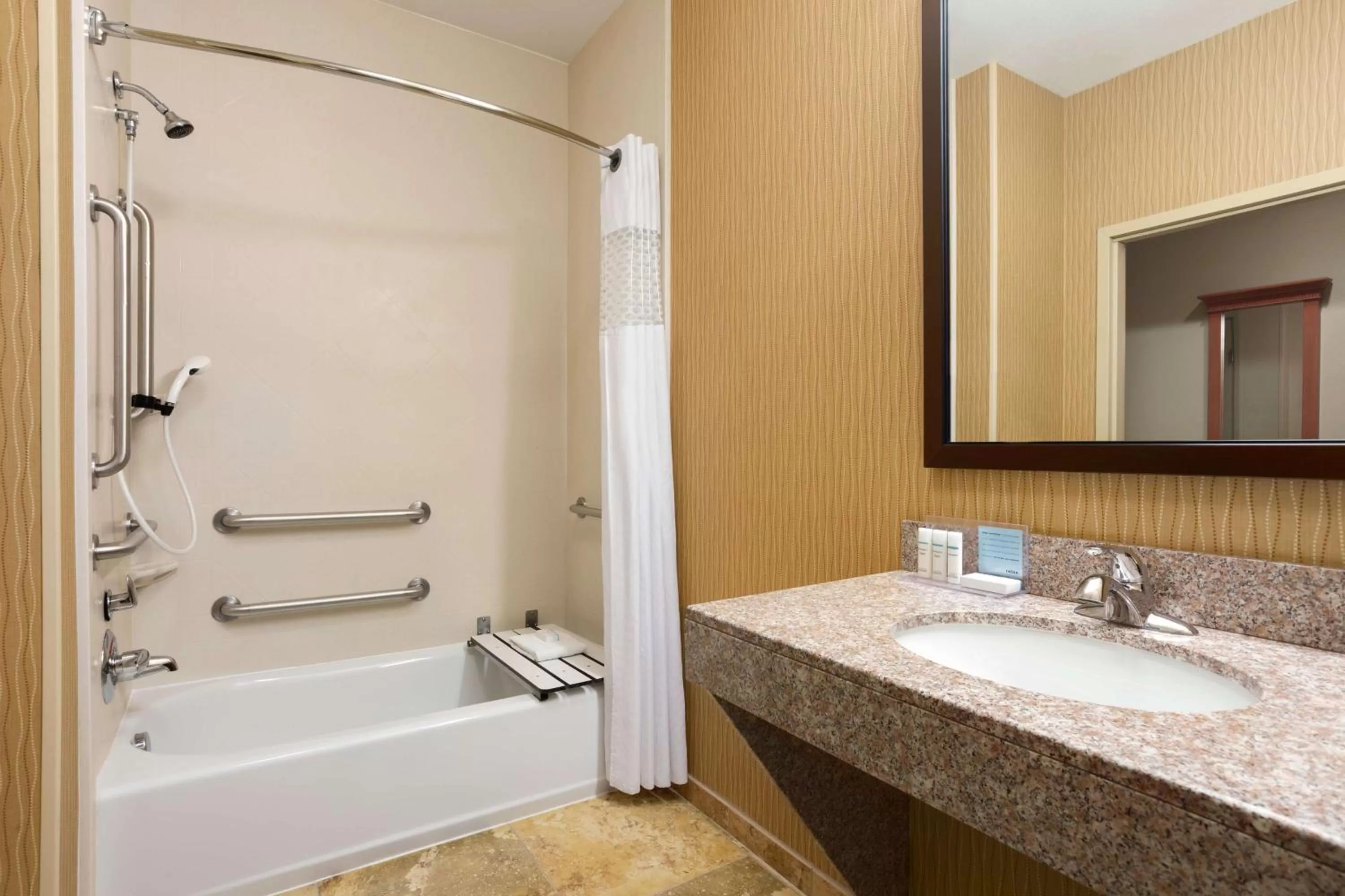 Bathroom in Hampton Inn Wichita-East