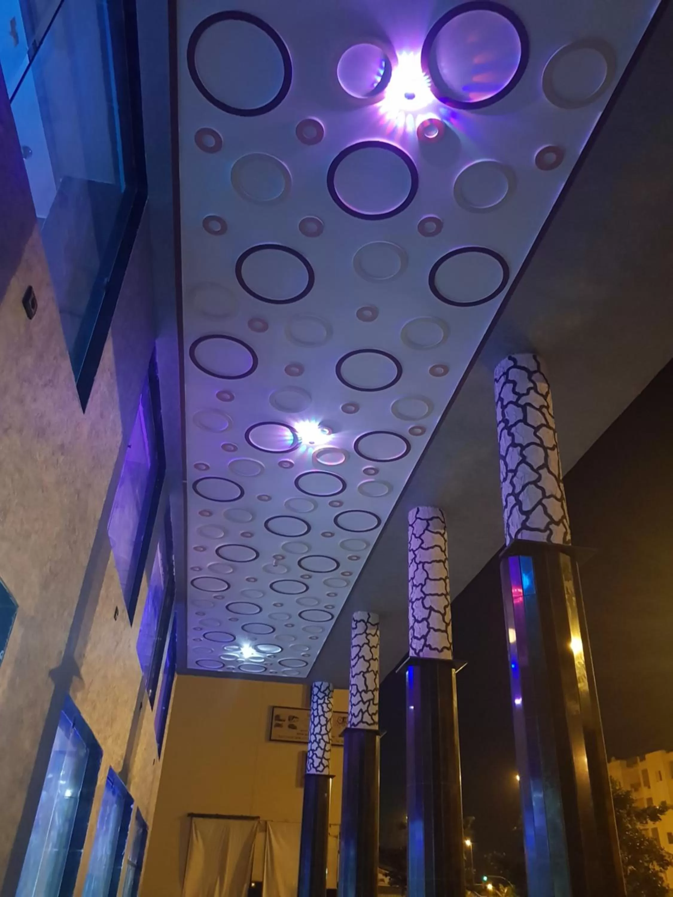 ZELLAKA hôtel & café