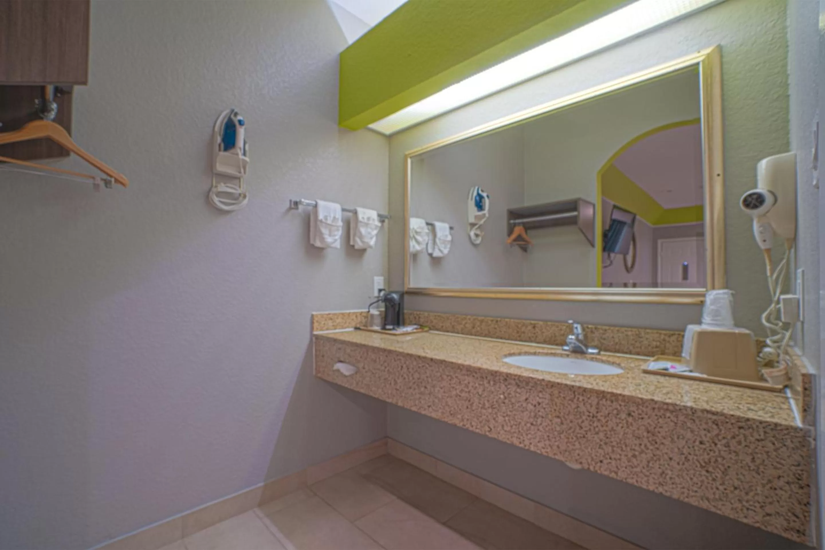 Bathroom in Hotel Bliss Kemah