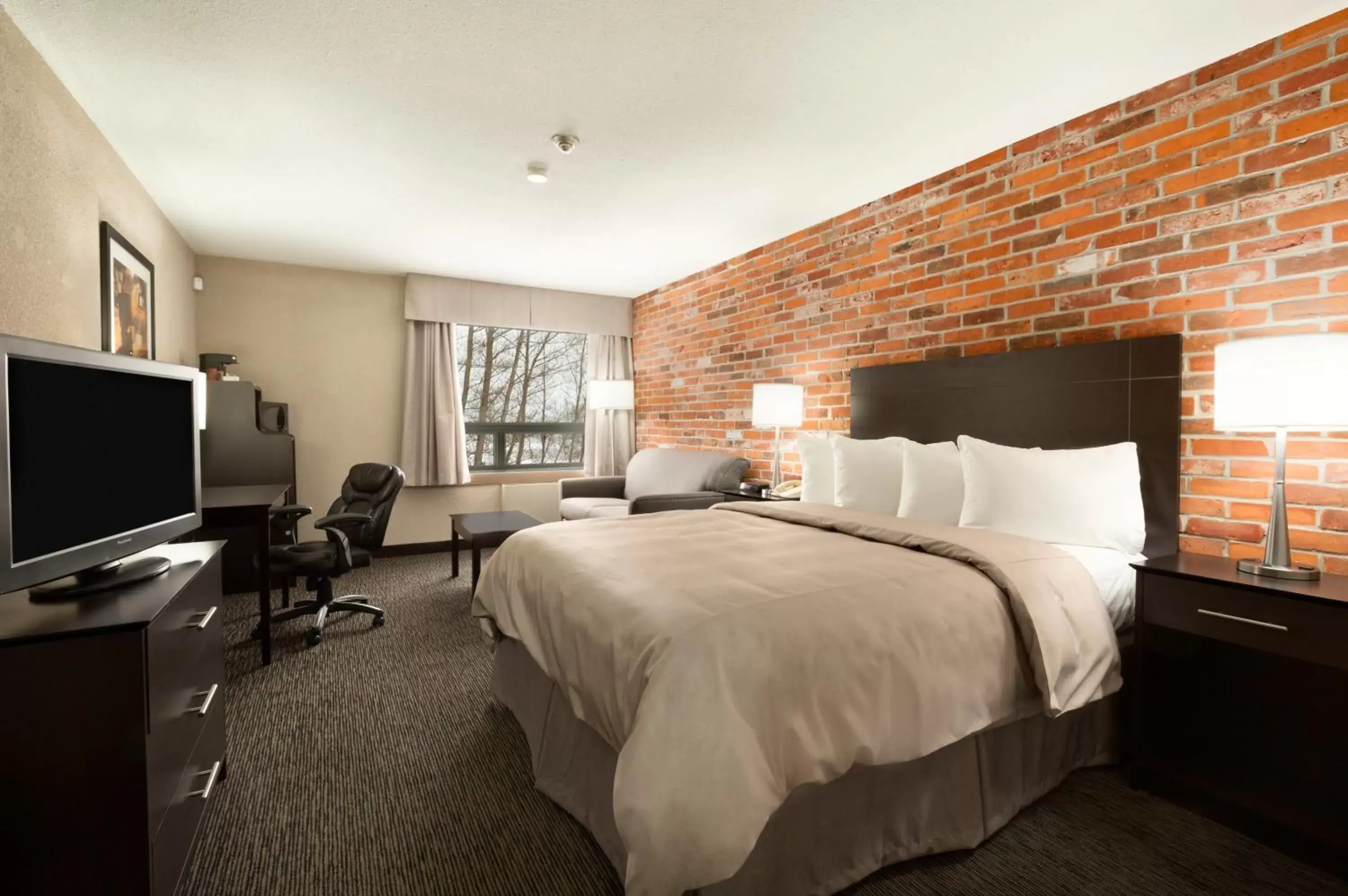 King Room - Non-Smoking in Super 8 by Wyndham Timmins ON King Room - Non-Smoking in Super 8 by Wyndham Timmins ON