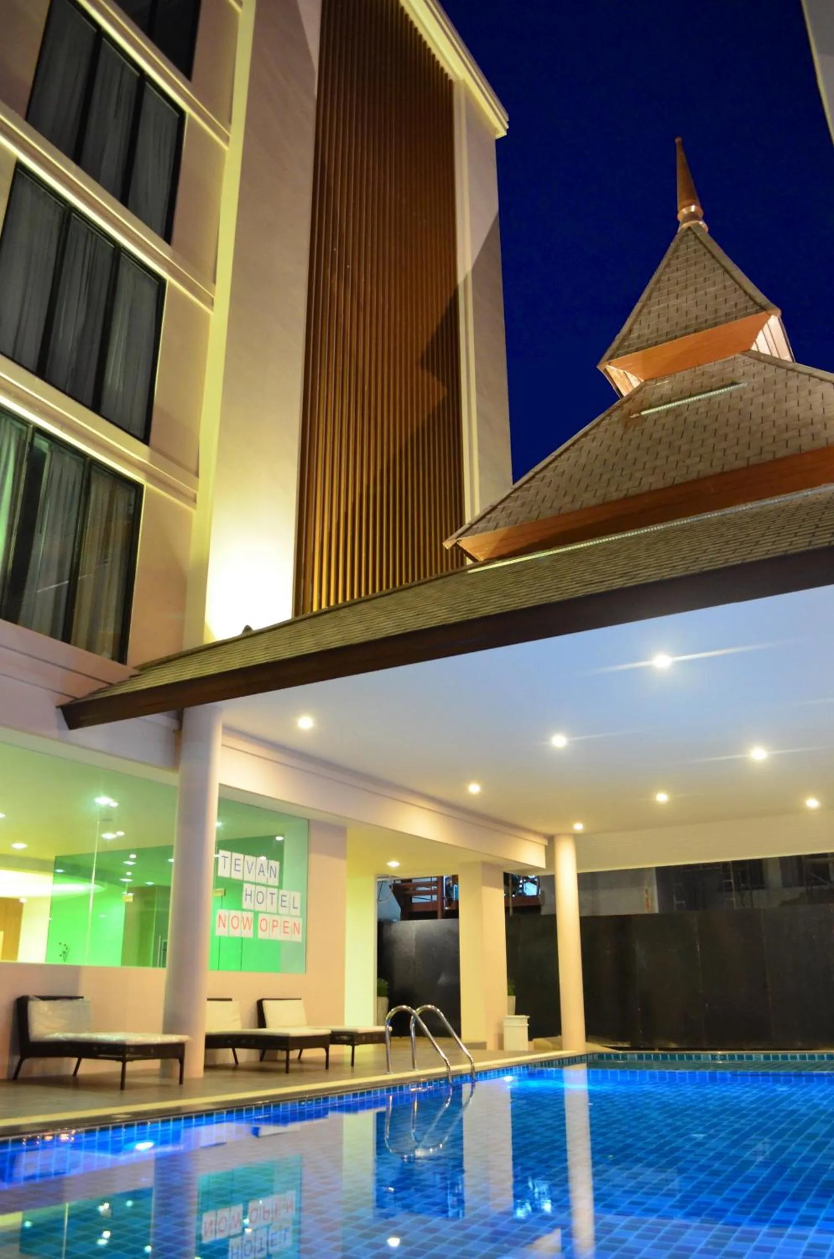 Swimming pool in Tevan Jomtien Pattaya