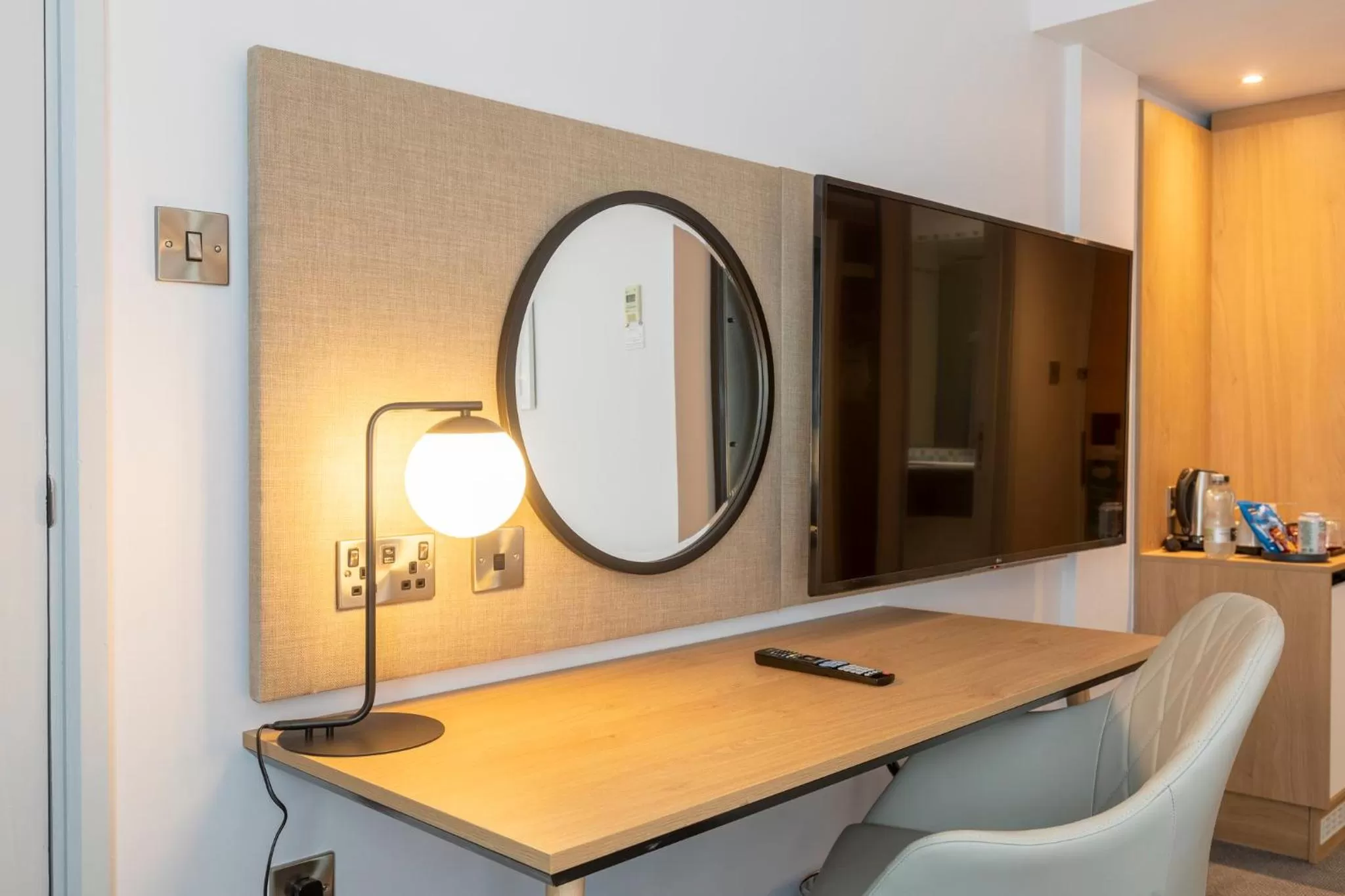 Photo of the whole room in Holiday Inn London - Regent's Park by IHG