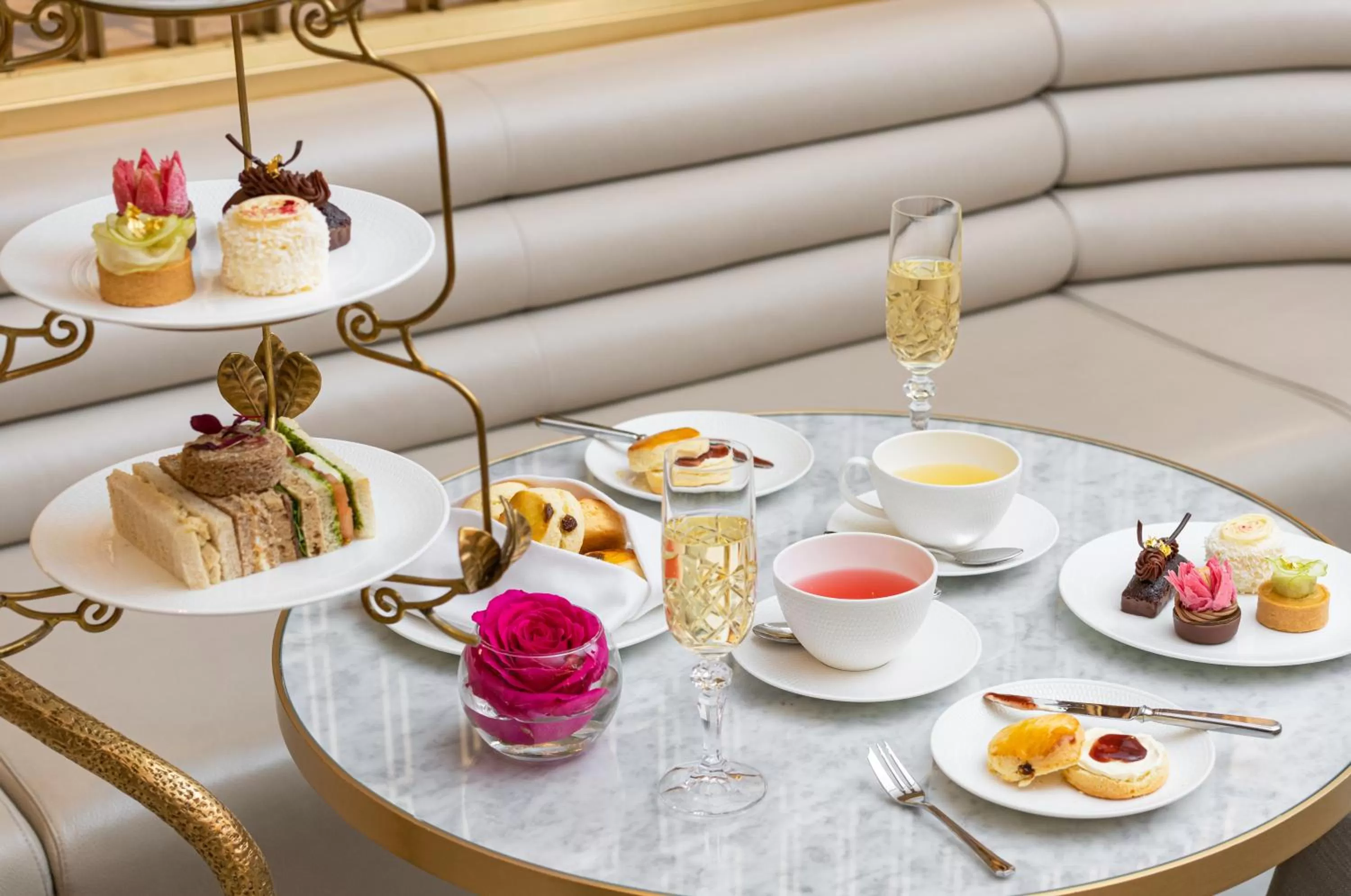 Restaurant/places to eat in Royal Lancaster London