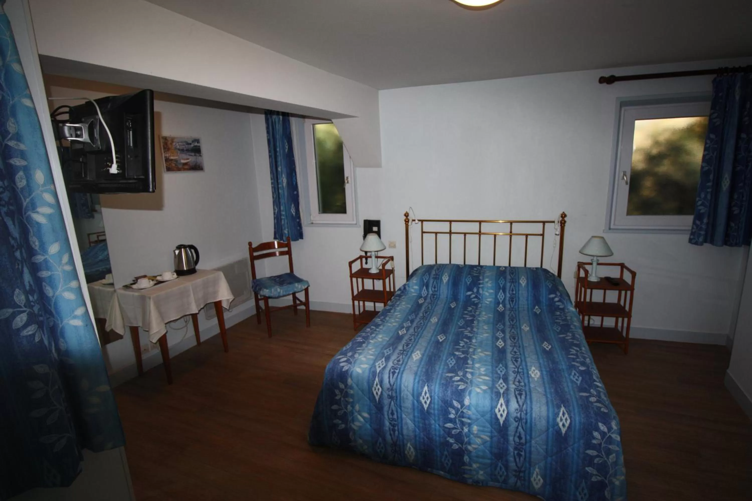 Photo of the whole room in Hotel Les Deux Sapins