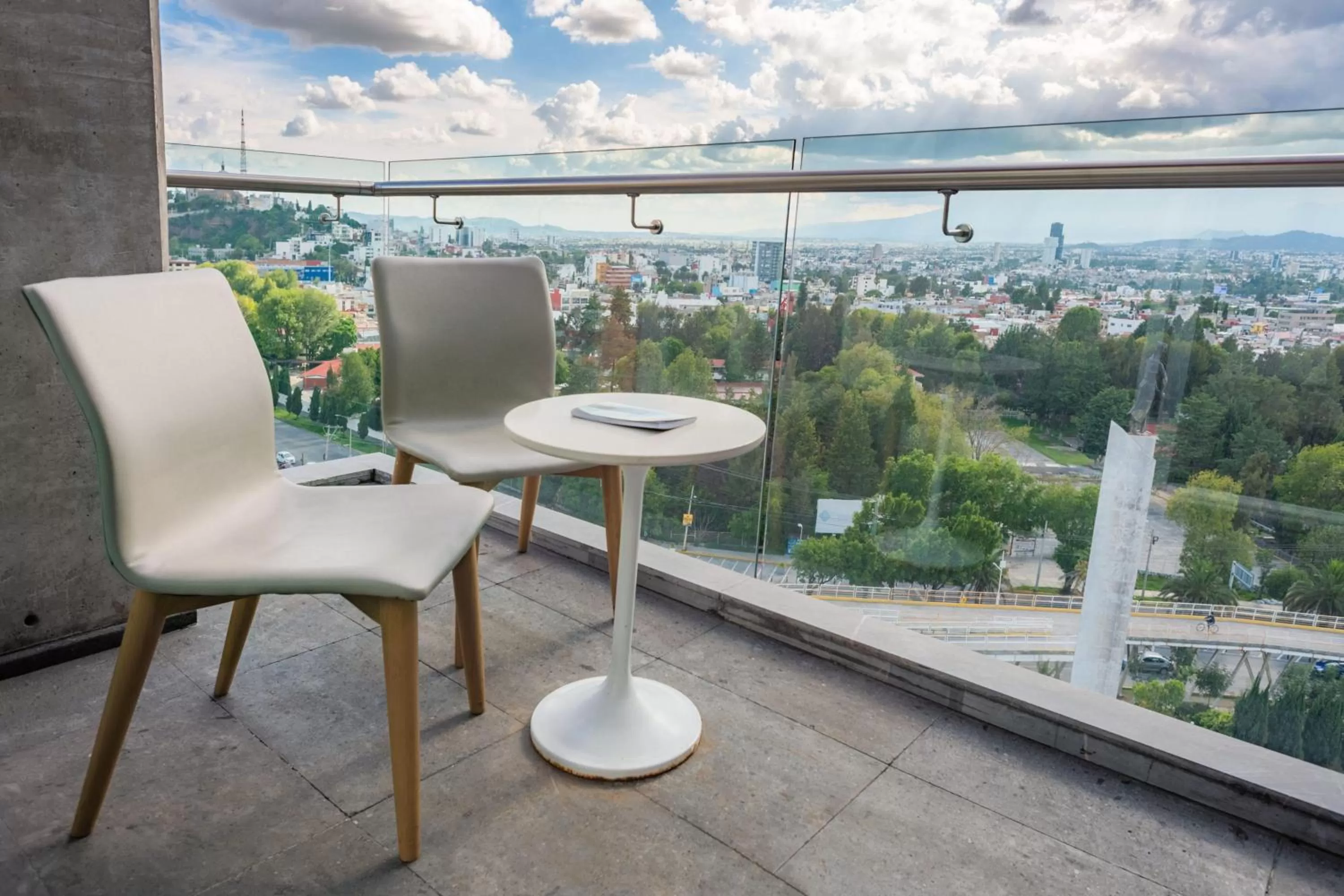 Photo of the whole room in Four Points by Sheraton Puebla