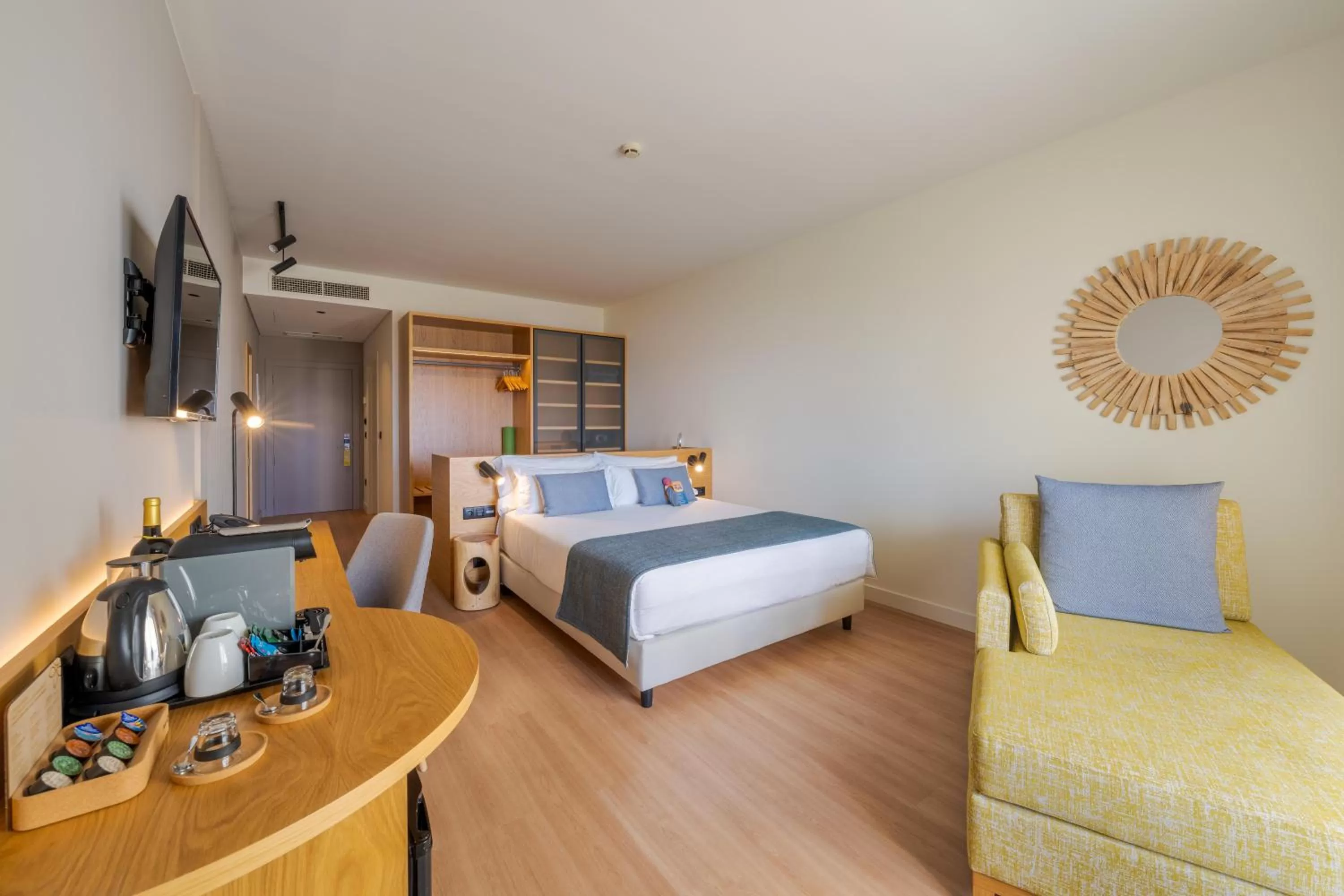 Photo of the whole room, Bed in Sentido Galosol