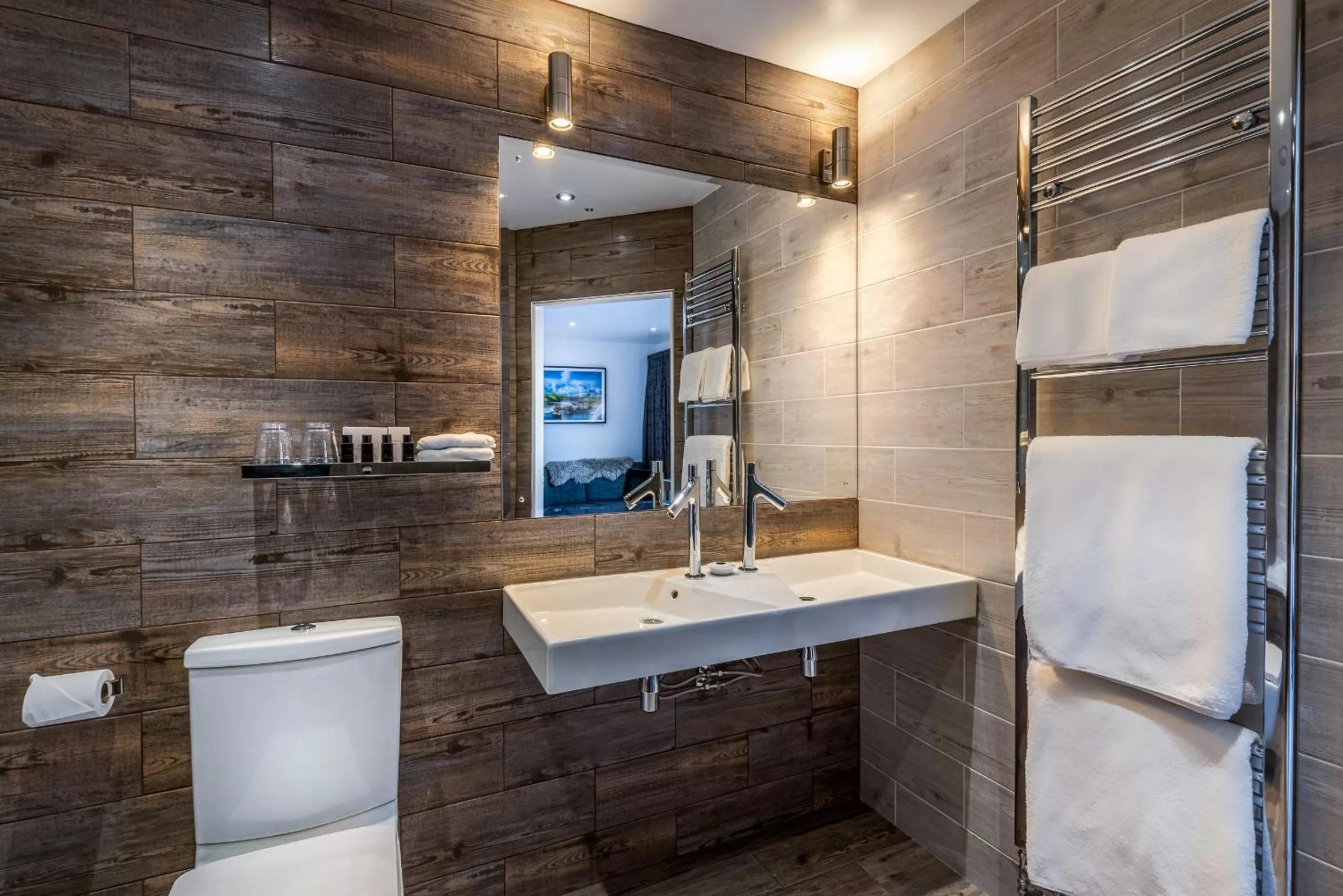 Bathroom in Skeabost House Hotel