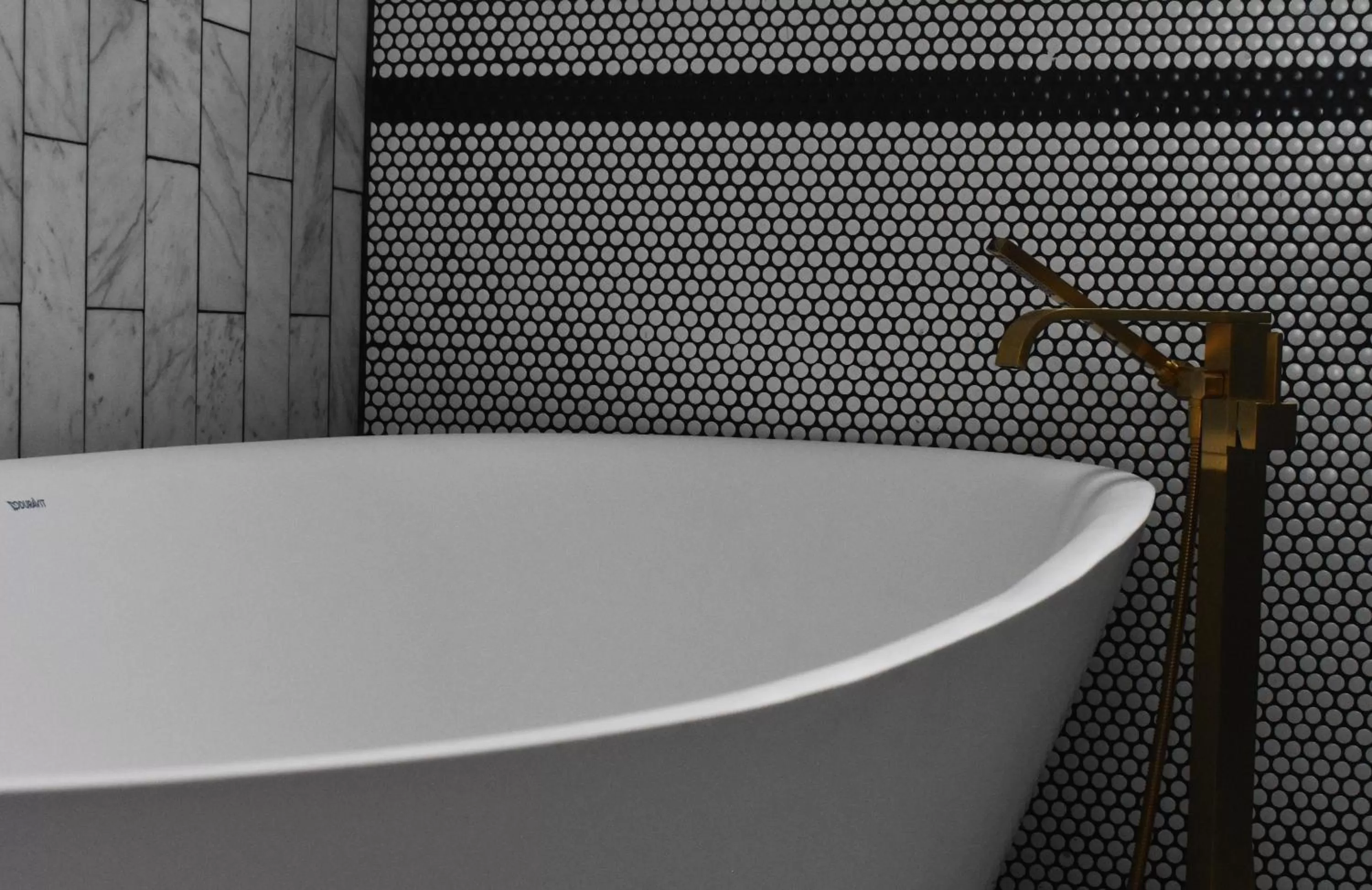 Bathroom in Met Hotel