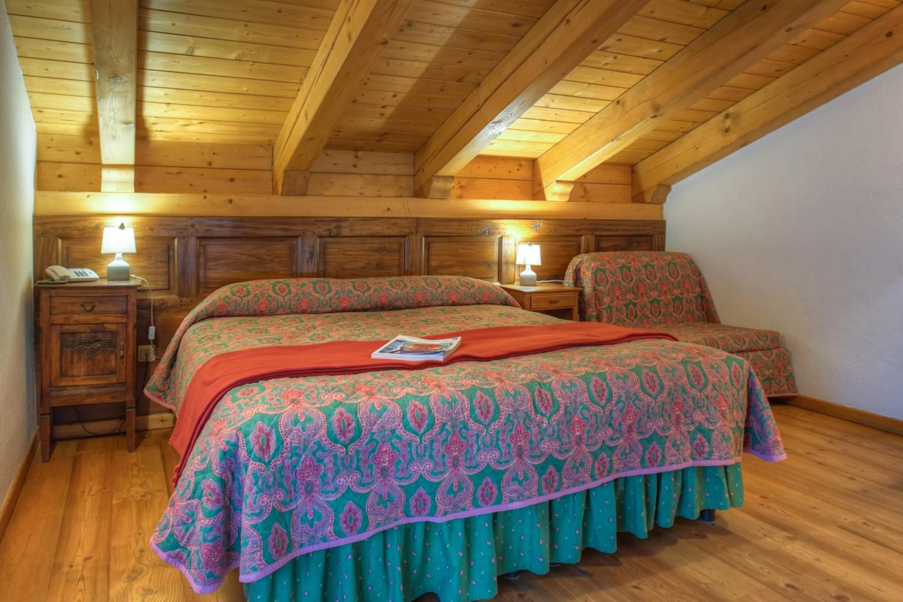 Bedroom, Bed in Hotel Lo Campagnar