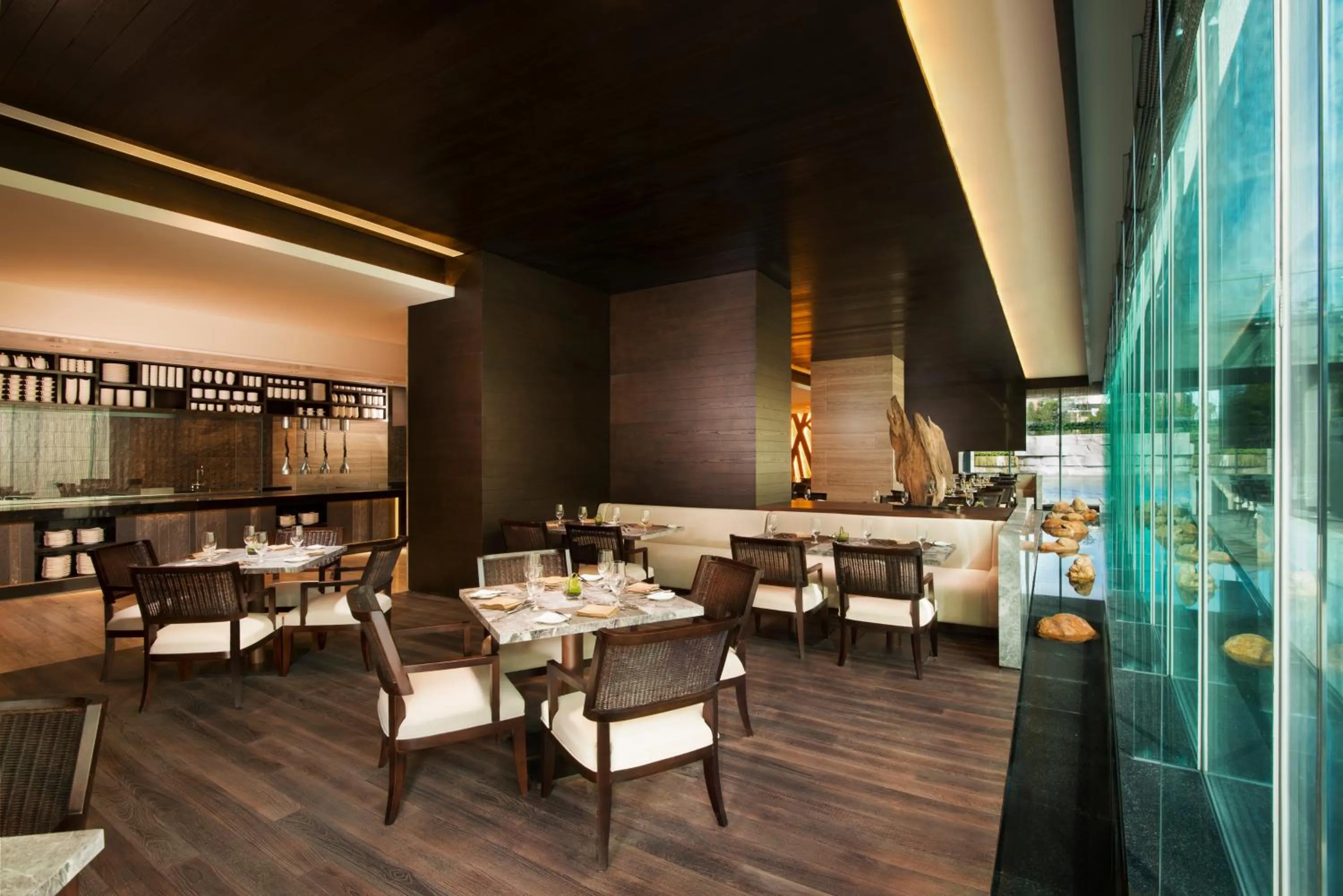 Restaurant/places to eat in Banyantree Shanghai On the Bund - Tales rooftop bar boasts a jaw-dropping panoramic vista