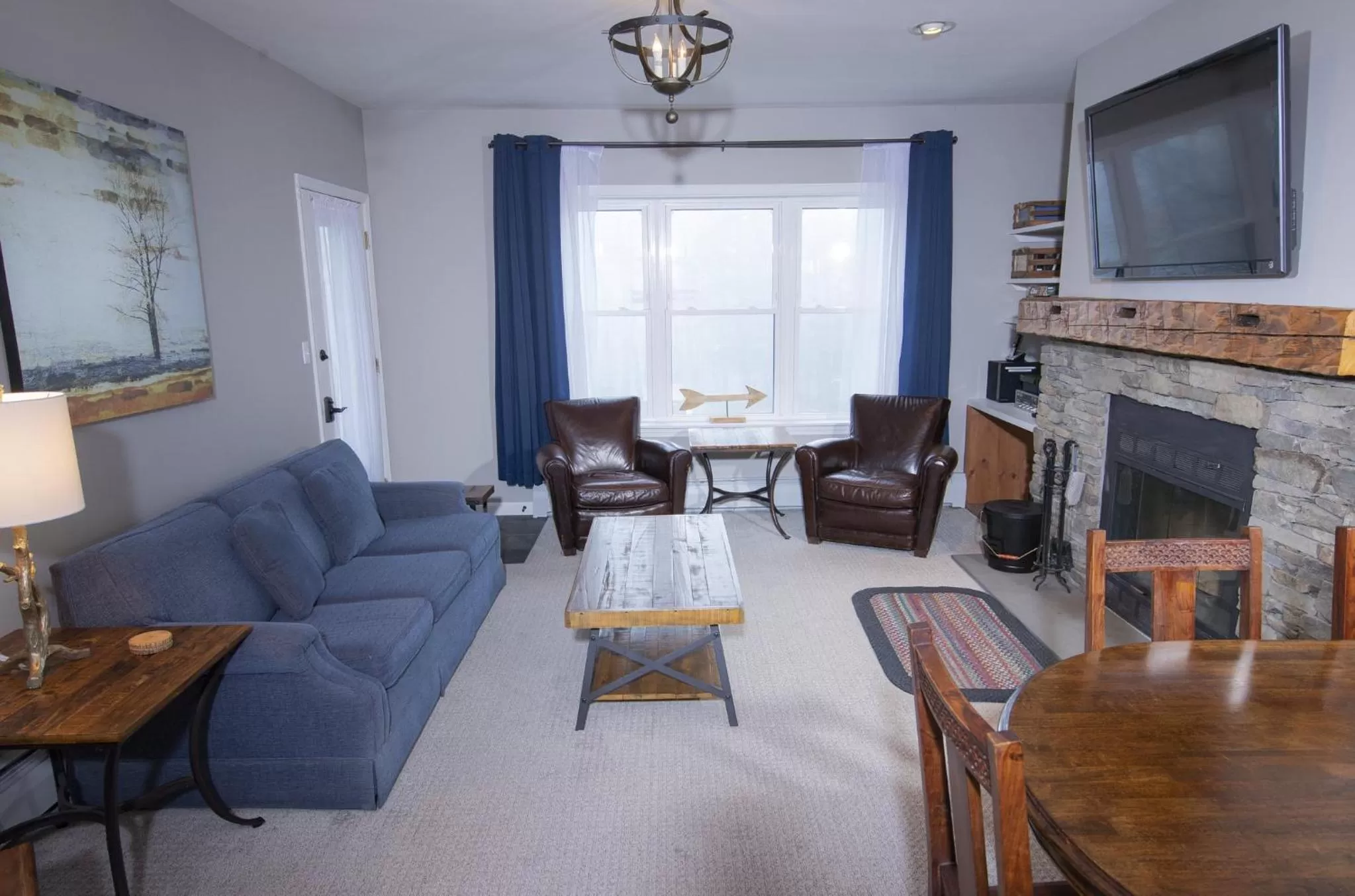 Living room in Winterplace at Okemo, A Vail Resorts Property