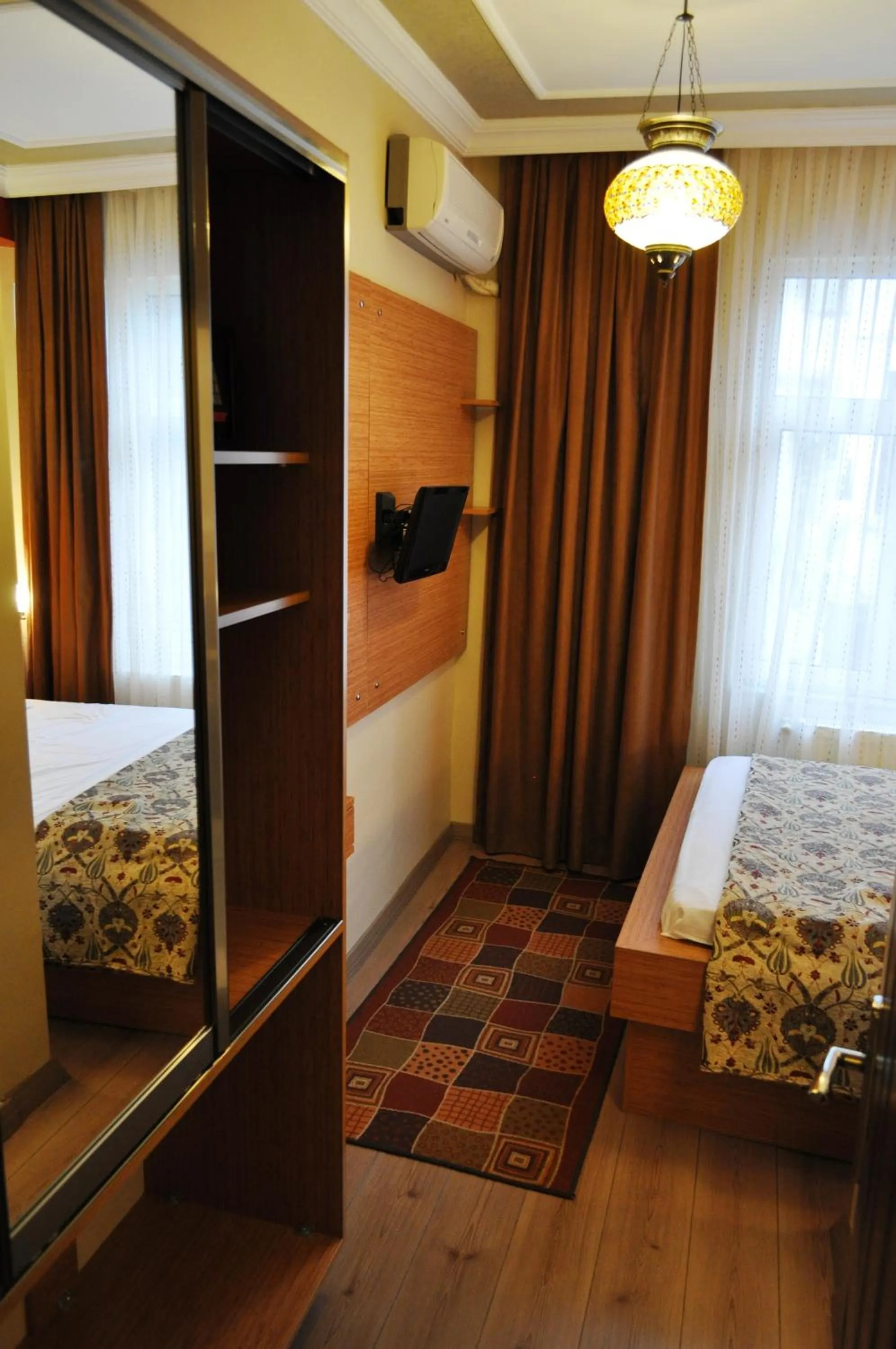 Bedroom, Bed in Antique Hostel