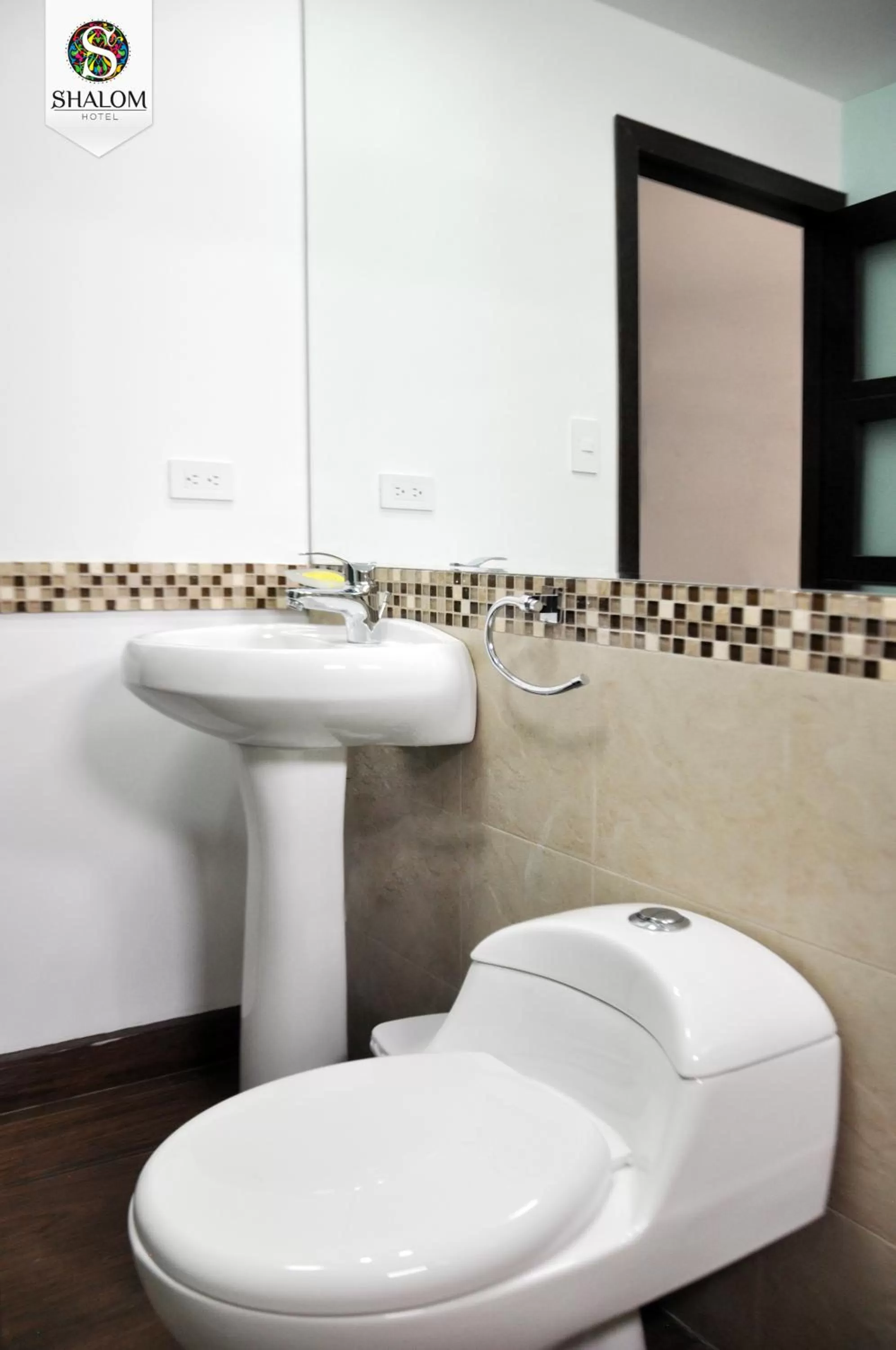 Bathroom in Hotel Shalom