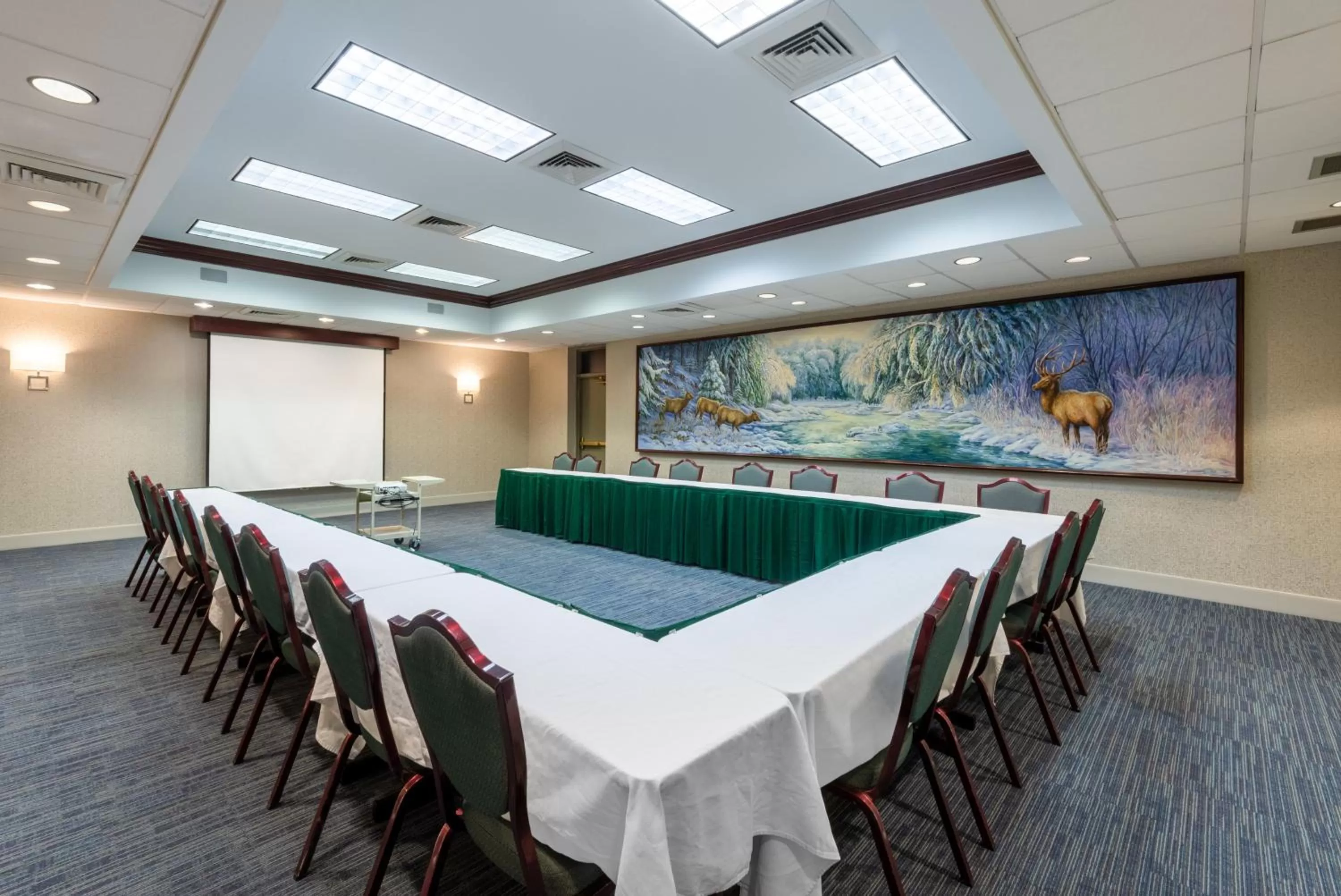 Meeting/conference room in Holiday Inn Express State College at Williamsburg Square by IHG