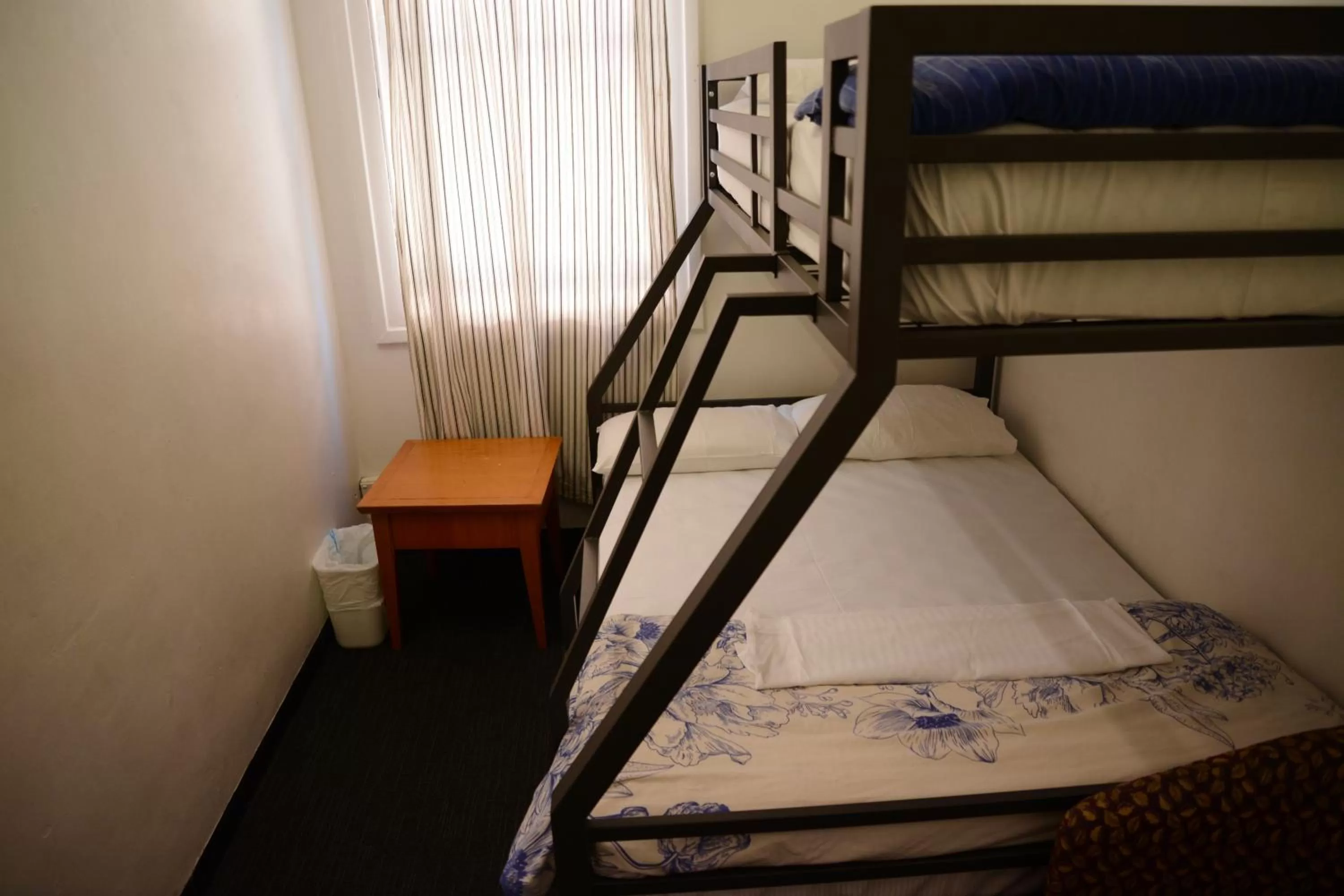 bunk bed, Bed in Maze Backpackers - Sydney