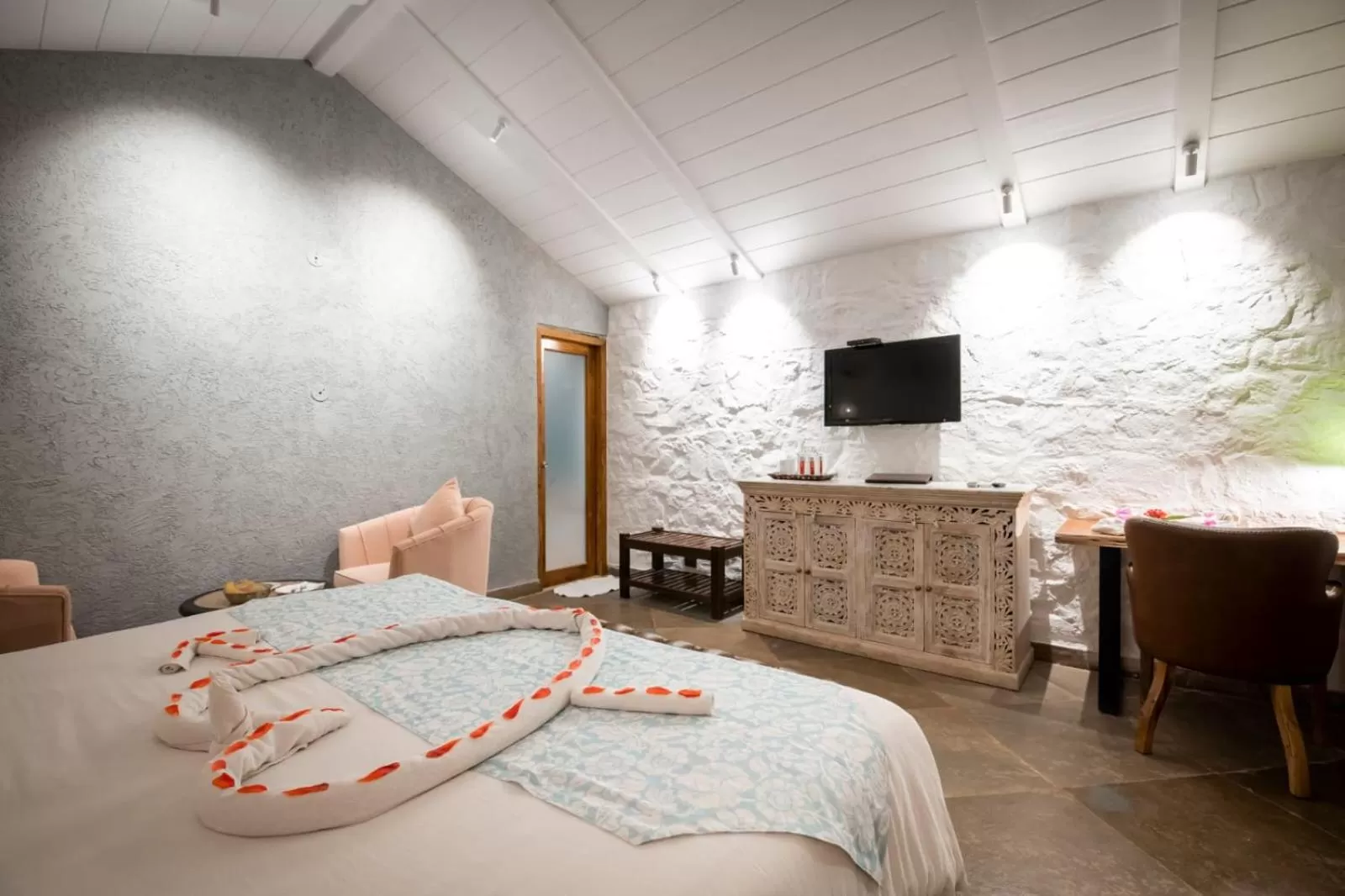 Bed in The Fern Ranthambore Forest Resort Rajasthan