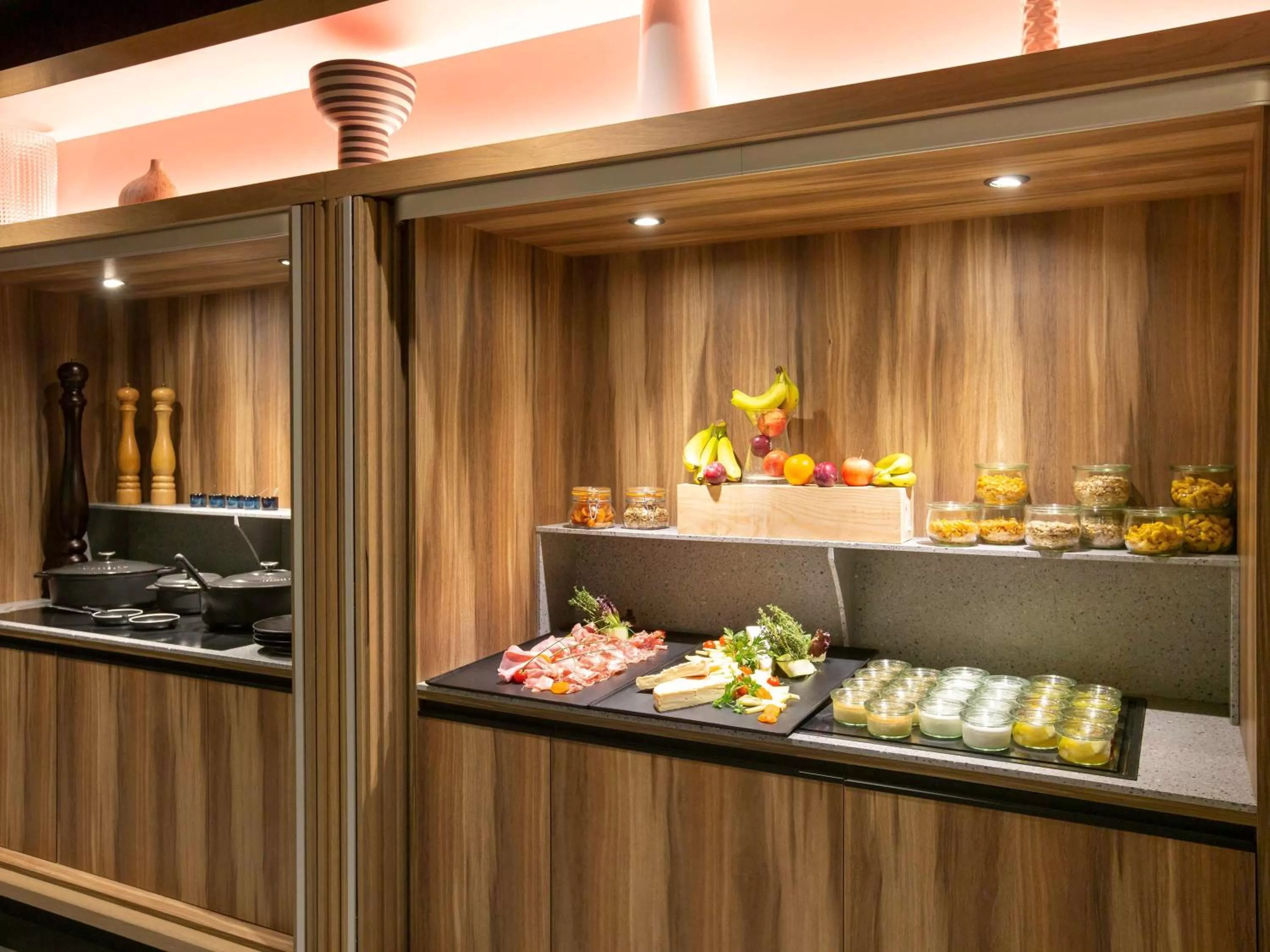 Restaurant/places to eat in Novotel Strasbourg Centre Halles