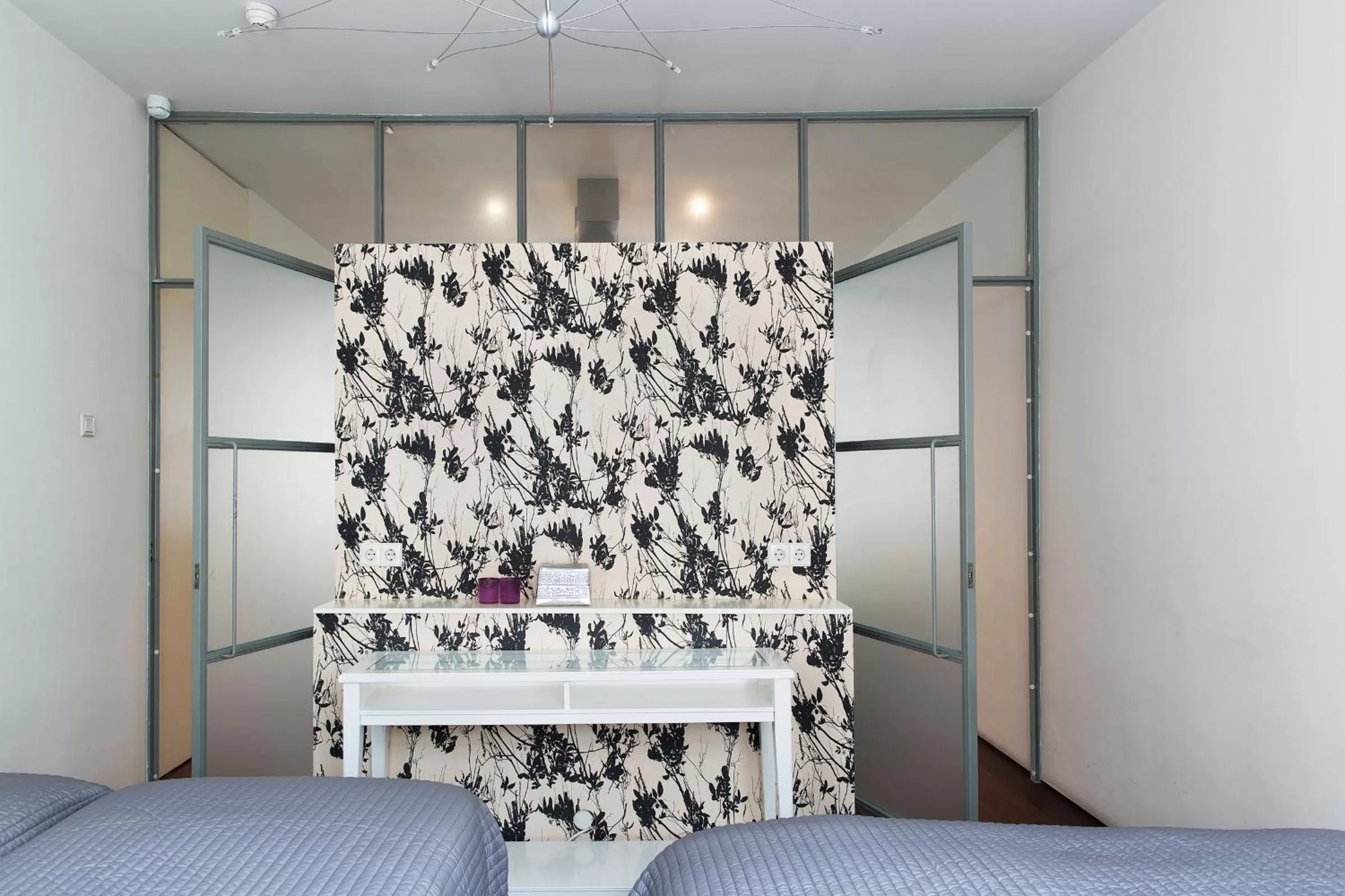 Decorative detail, Bed in Marnix Modern: Supercentral 8P