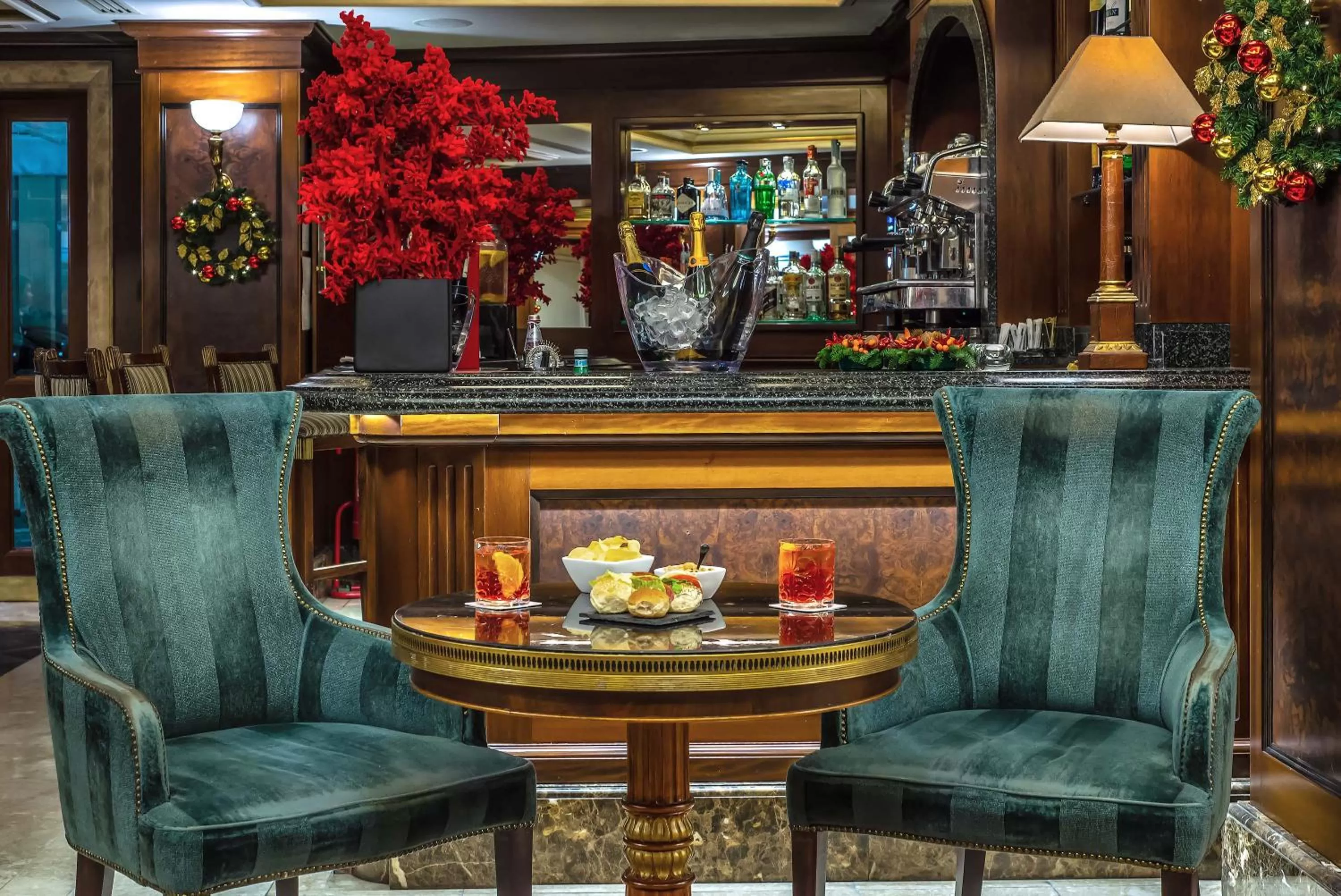 Restaurant/places to eat in River Chateau Hotel