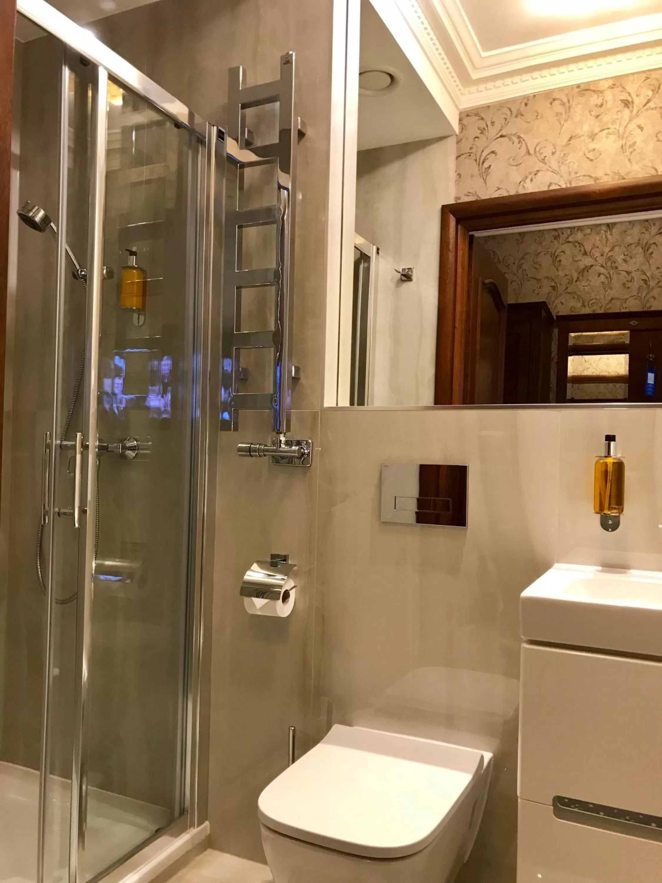 Shower in SleepWalker Boutique Suites