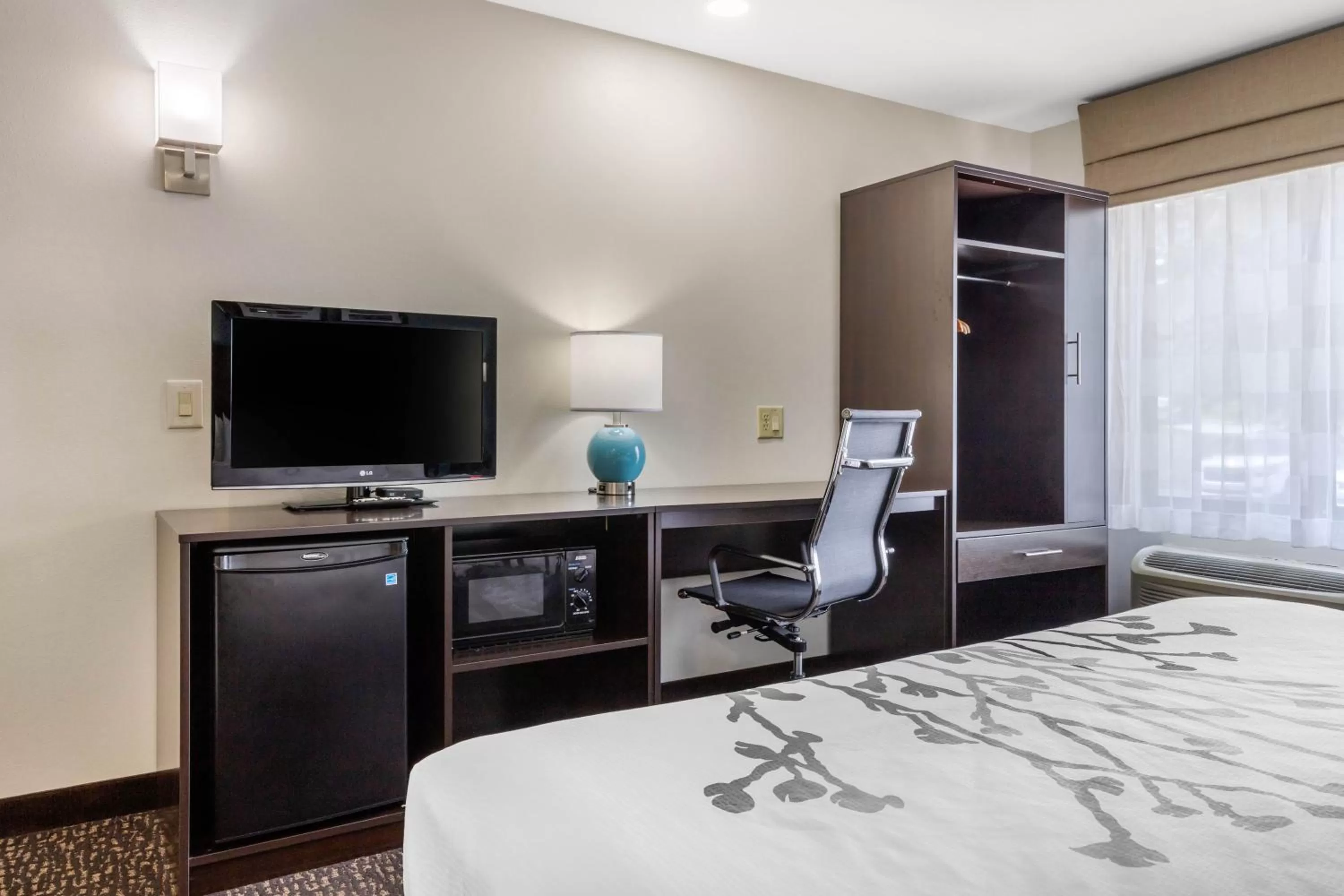 Bedroom, Bed in Sleep Inn & Suites Johnson City