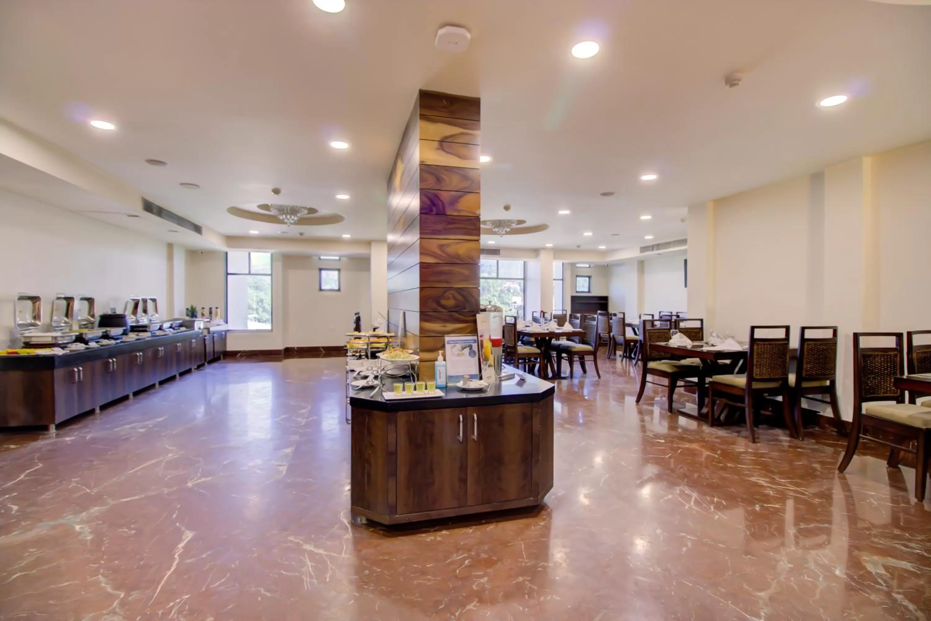 Restaurant/places to eat in Cygnett Inn Trendz