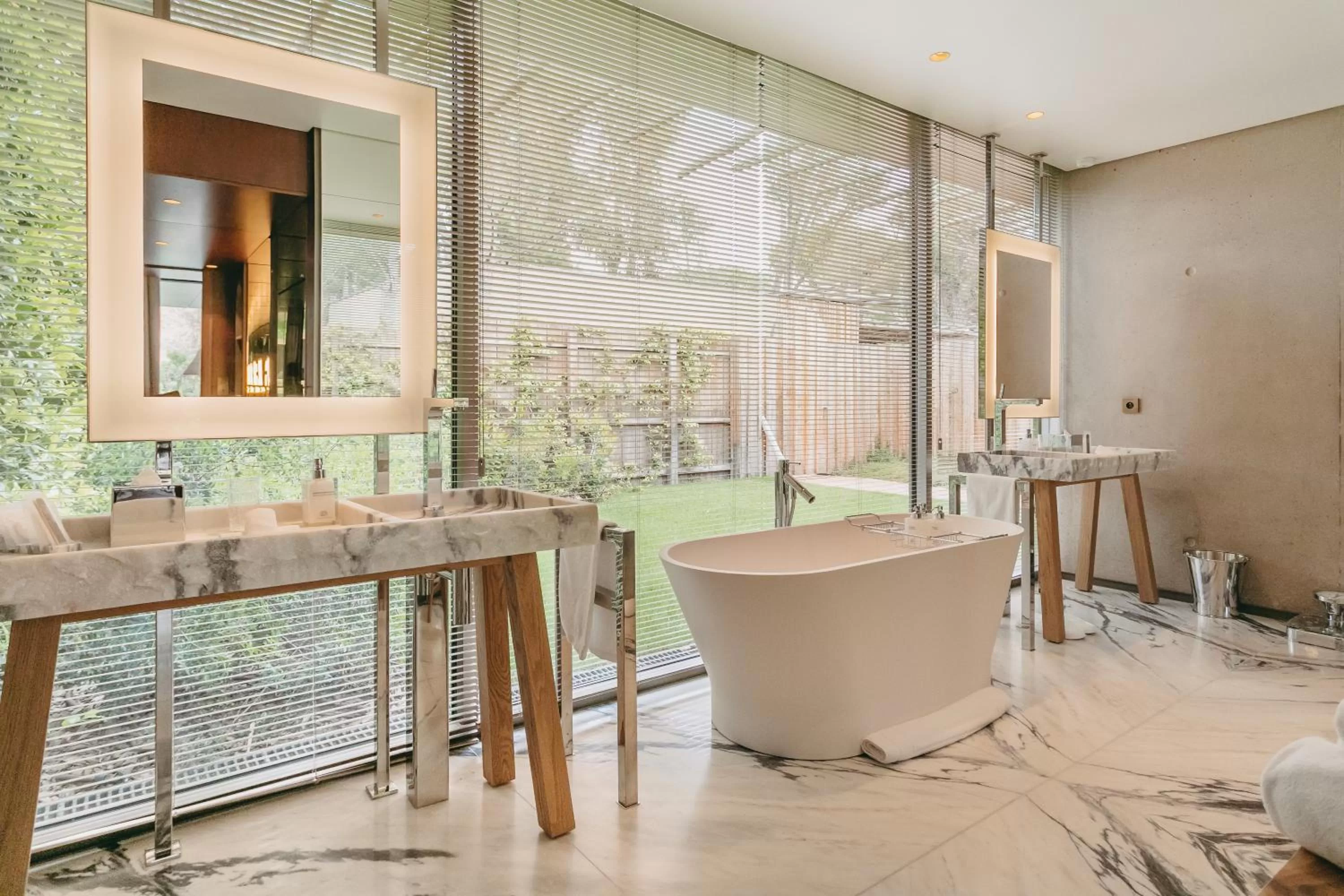 Bathroom in Lily of the Valley