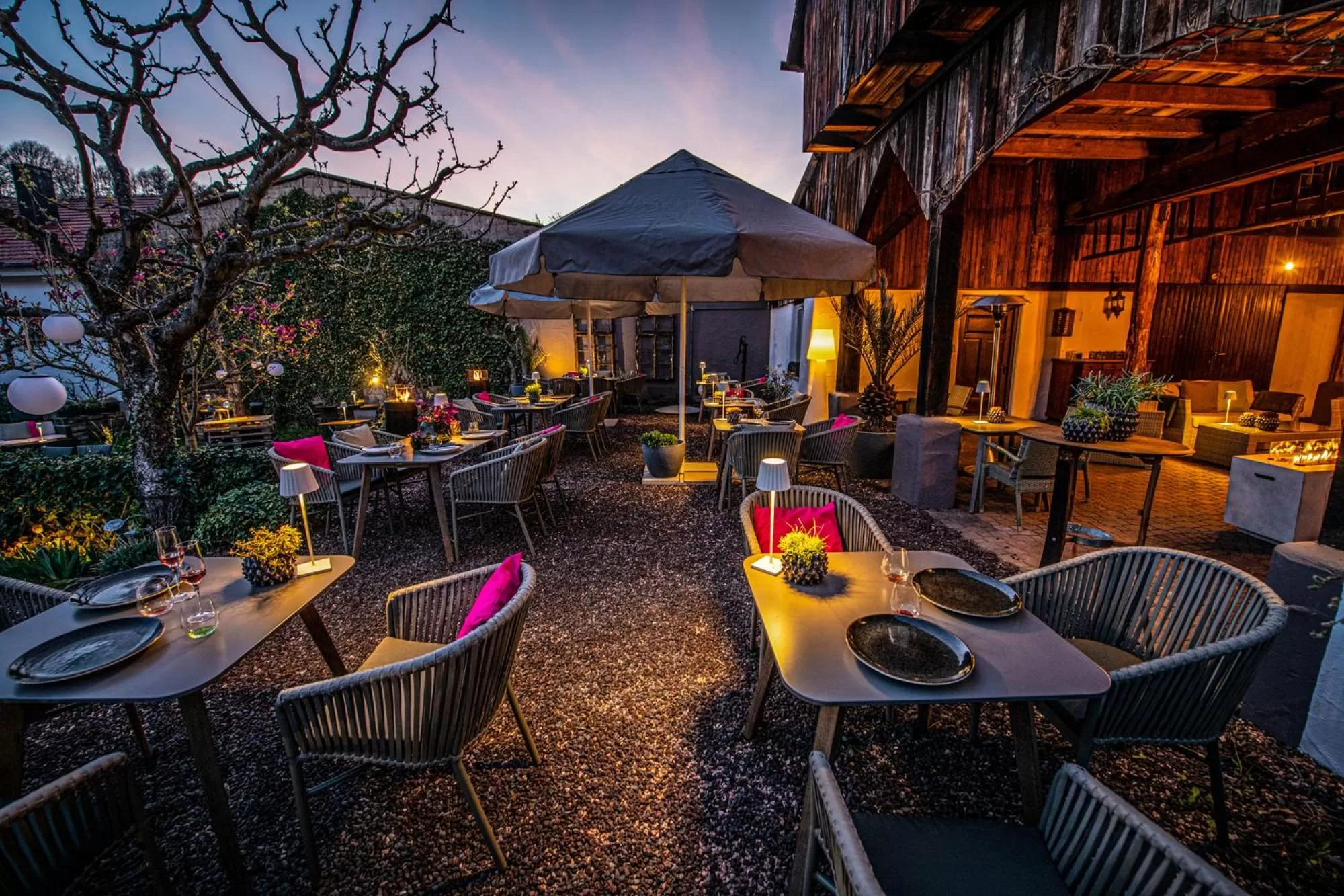 Property building, Restaurant/Places to Eat in Landgasthaus & Hotel zur Krone