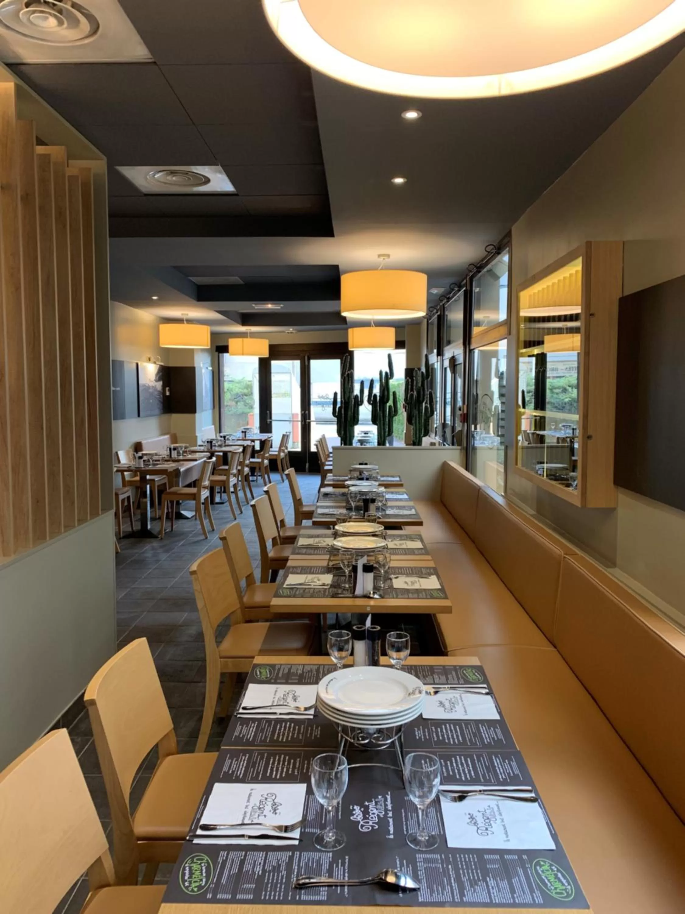 Restaurant/places to eat in ibis Tours Centre Gare