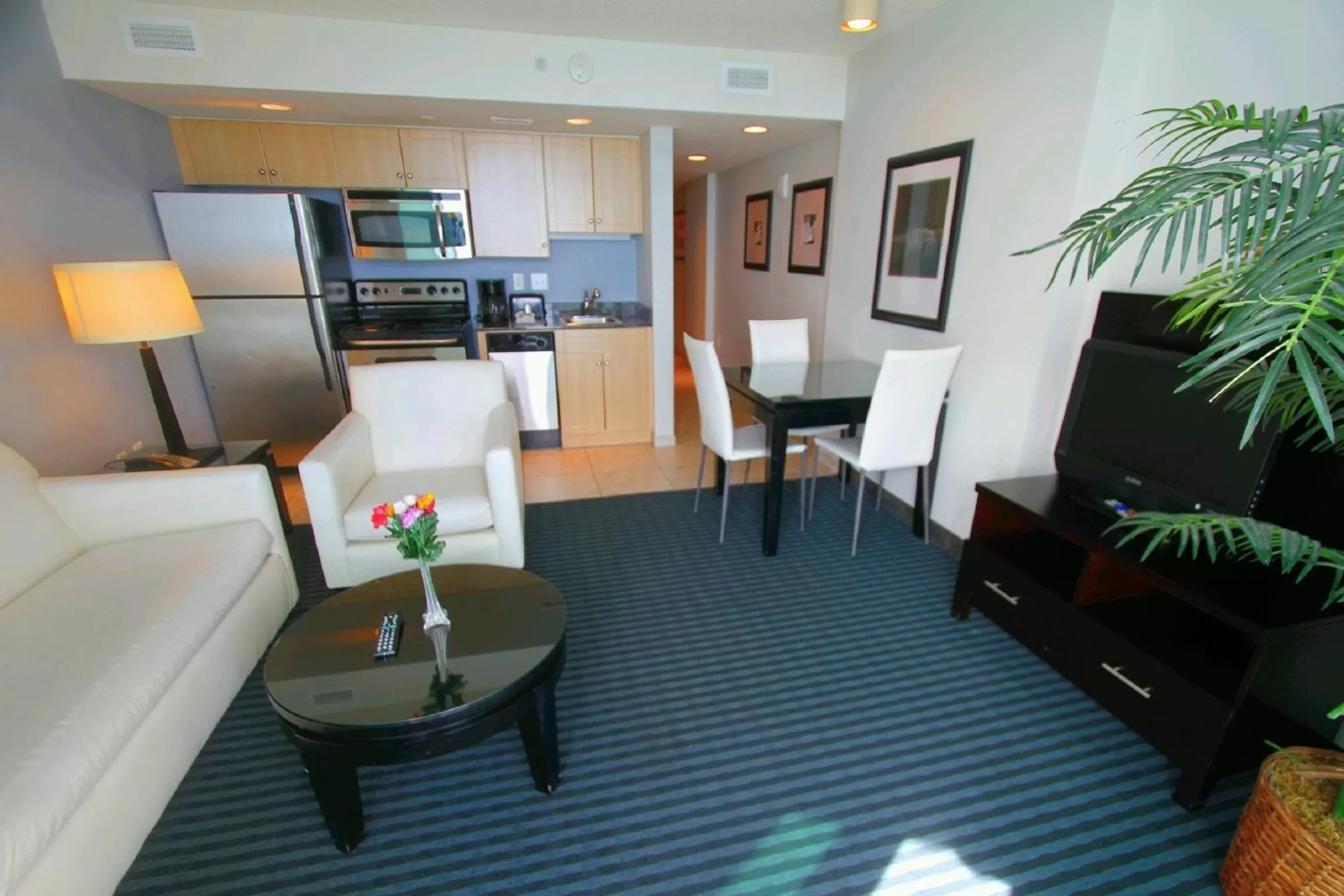 One-Bedroom Suite with King Bed-Ocean Front in Oceans One Resort