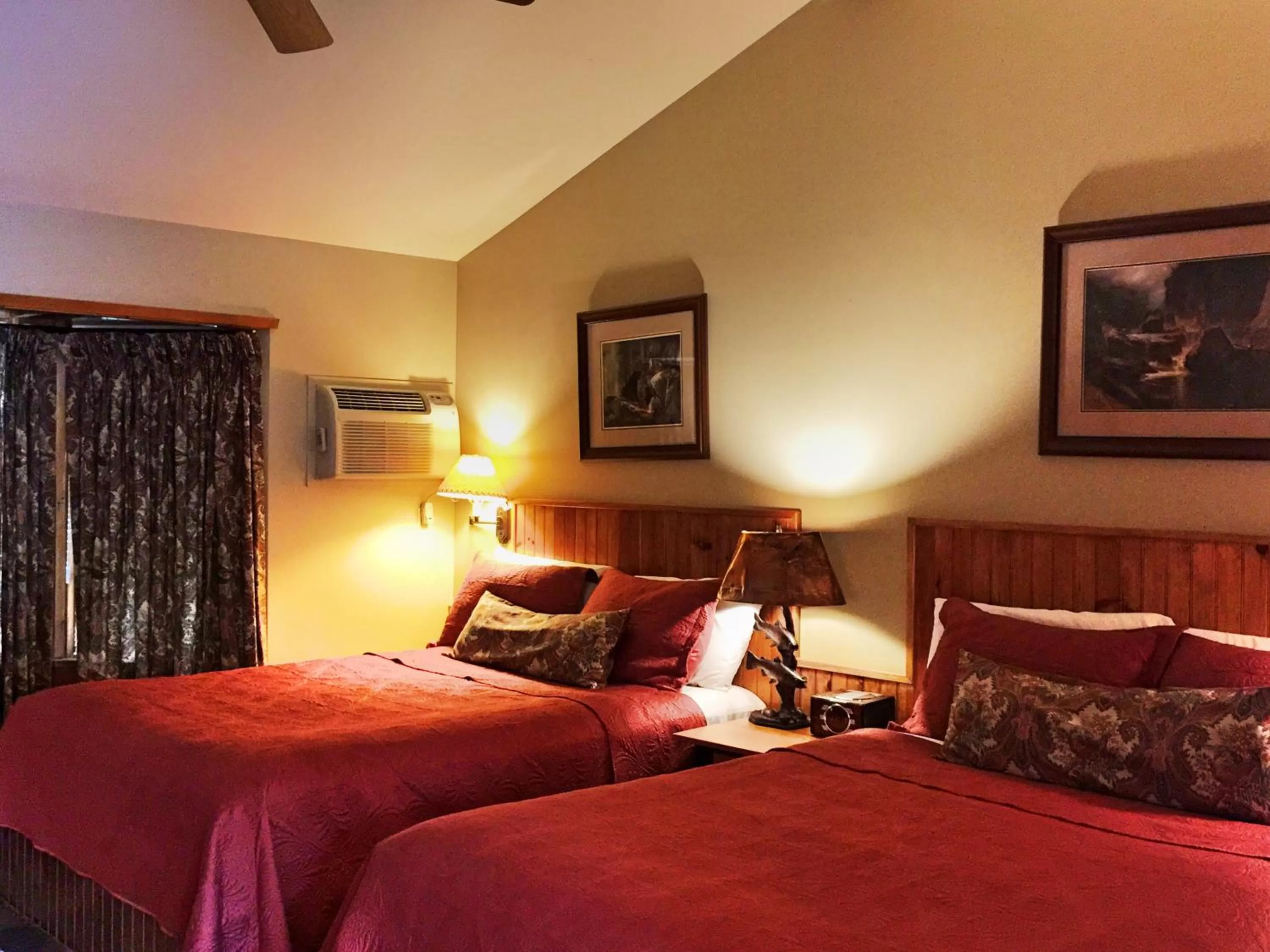 Bed in Hungry Trout Resort