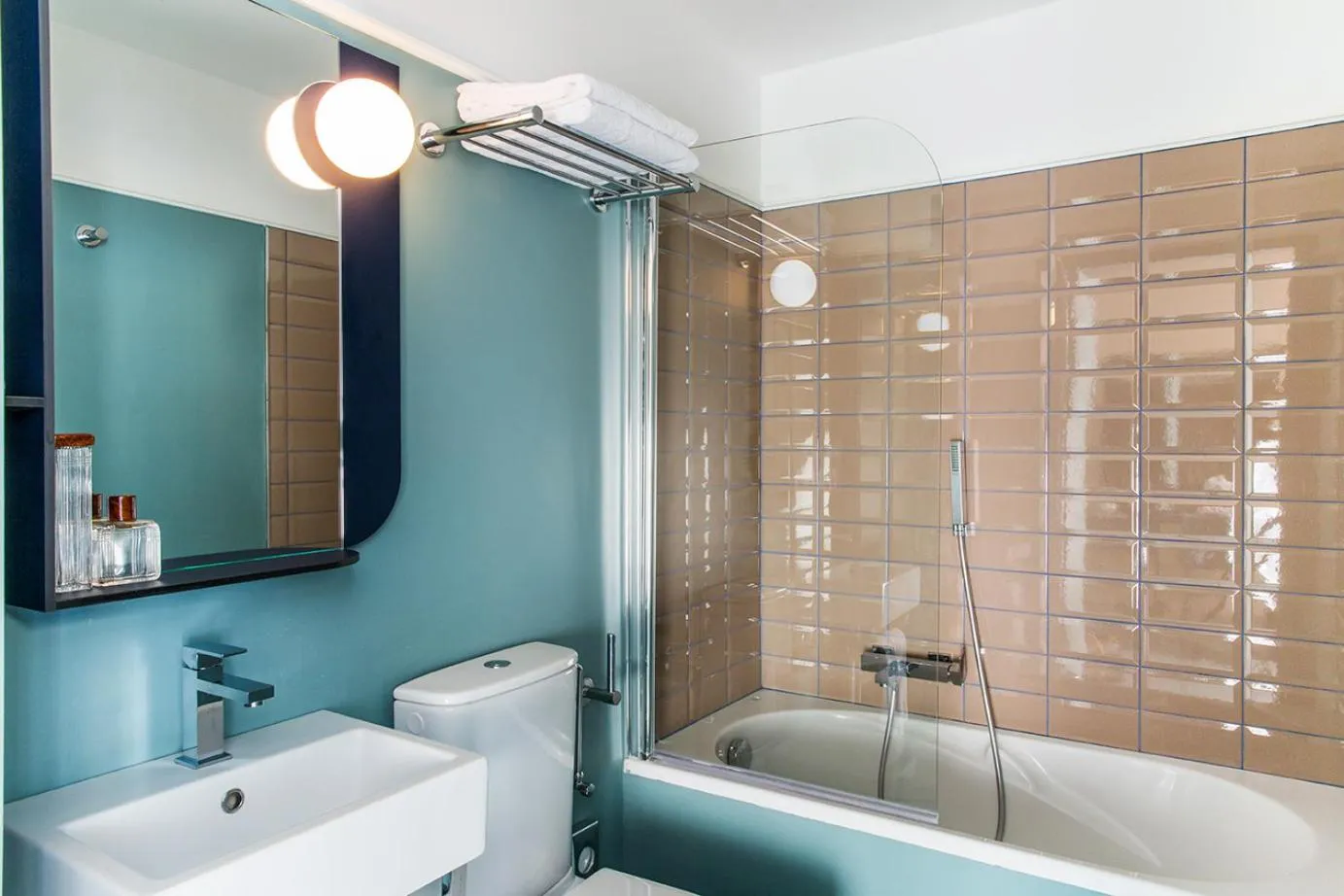 Bathroom in Hôtel les Cigales