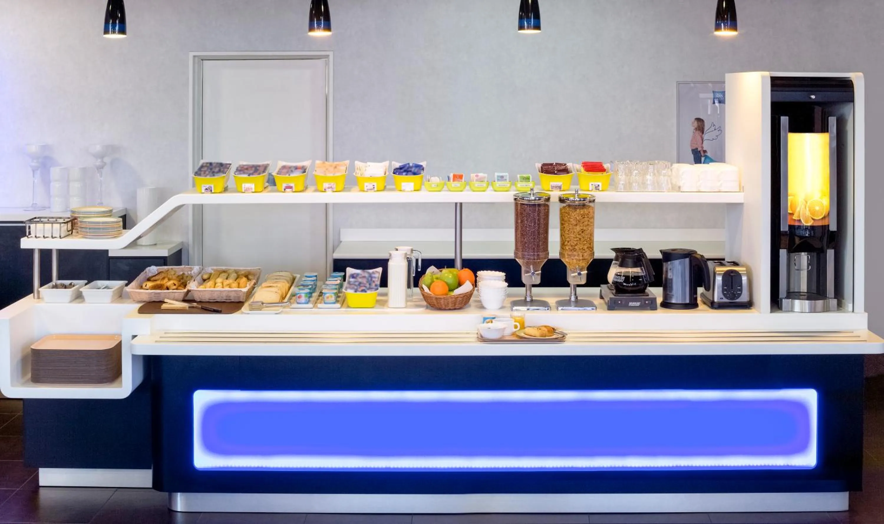 Restaurant/places to eat in Ibis Budget Madrid Centro Las Ventas