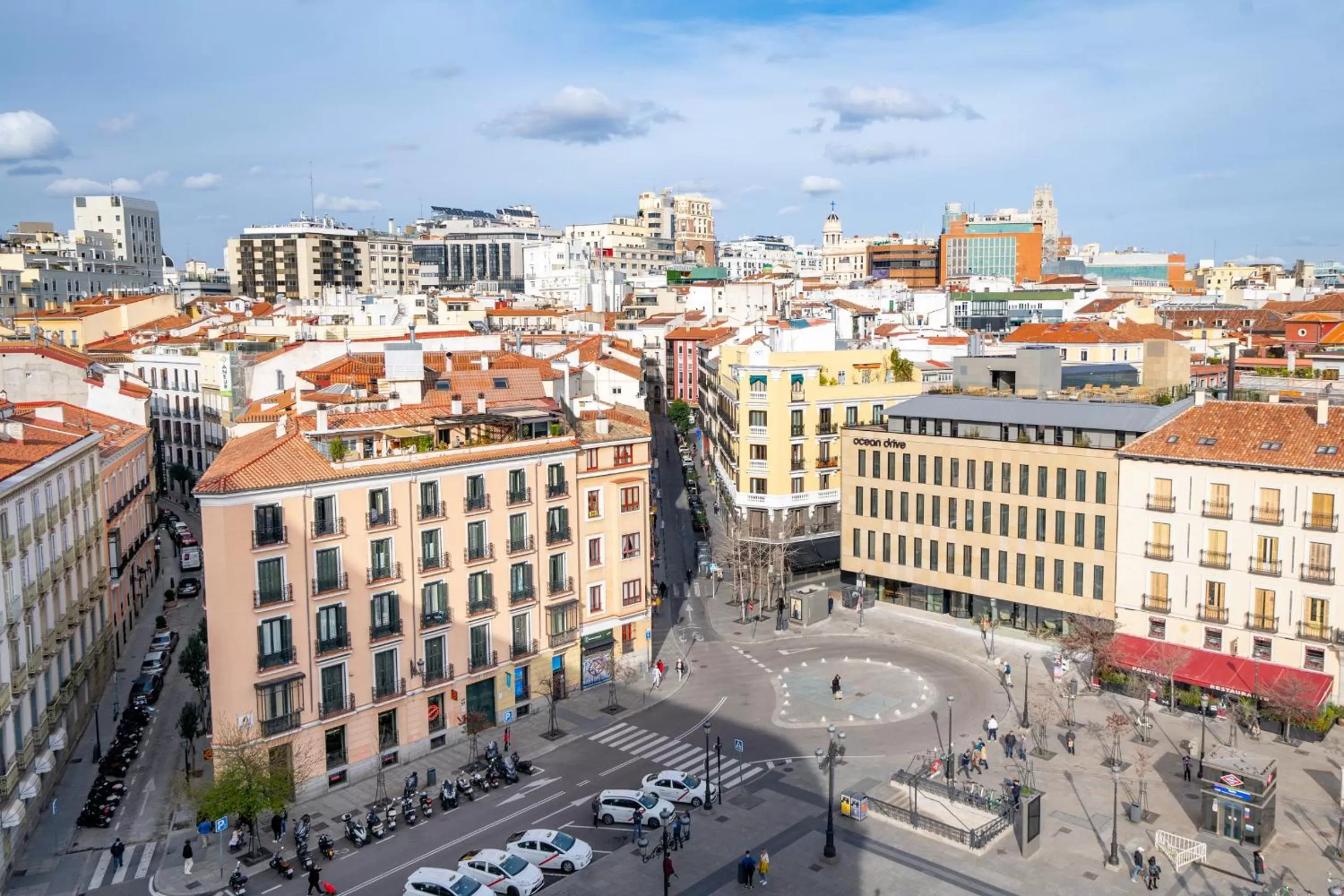 Facade/entrance in Ocean Drive Madrid