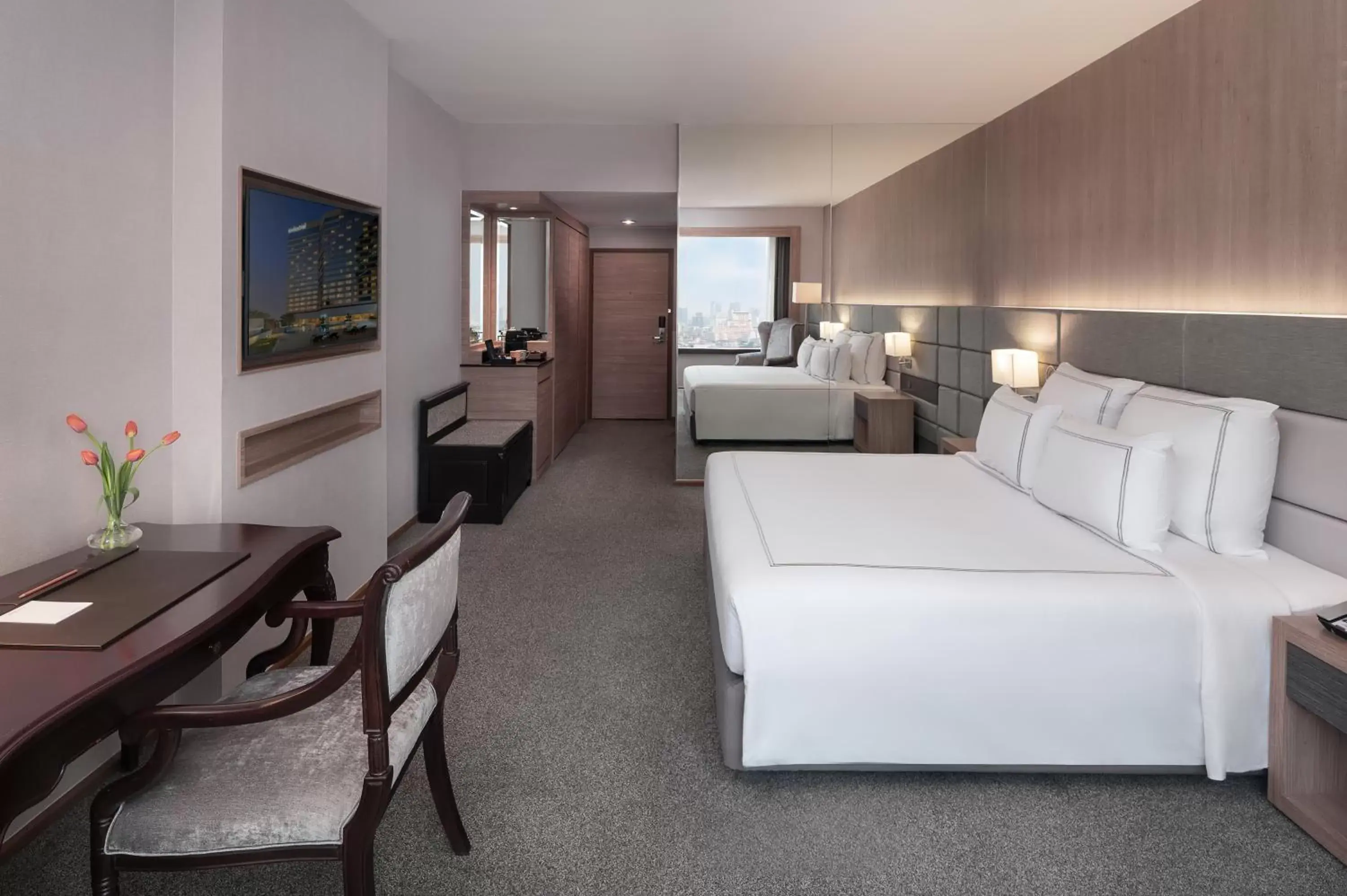 Swiss Executive in Swissotel Bangkok Ratchada Swiss Executive in Swissotel Bangkok Ratchada