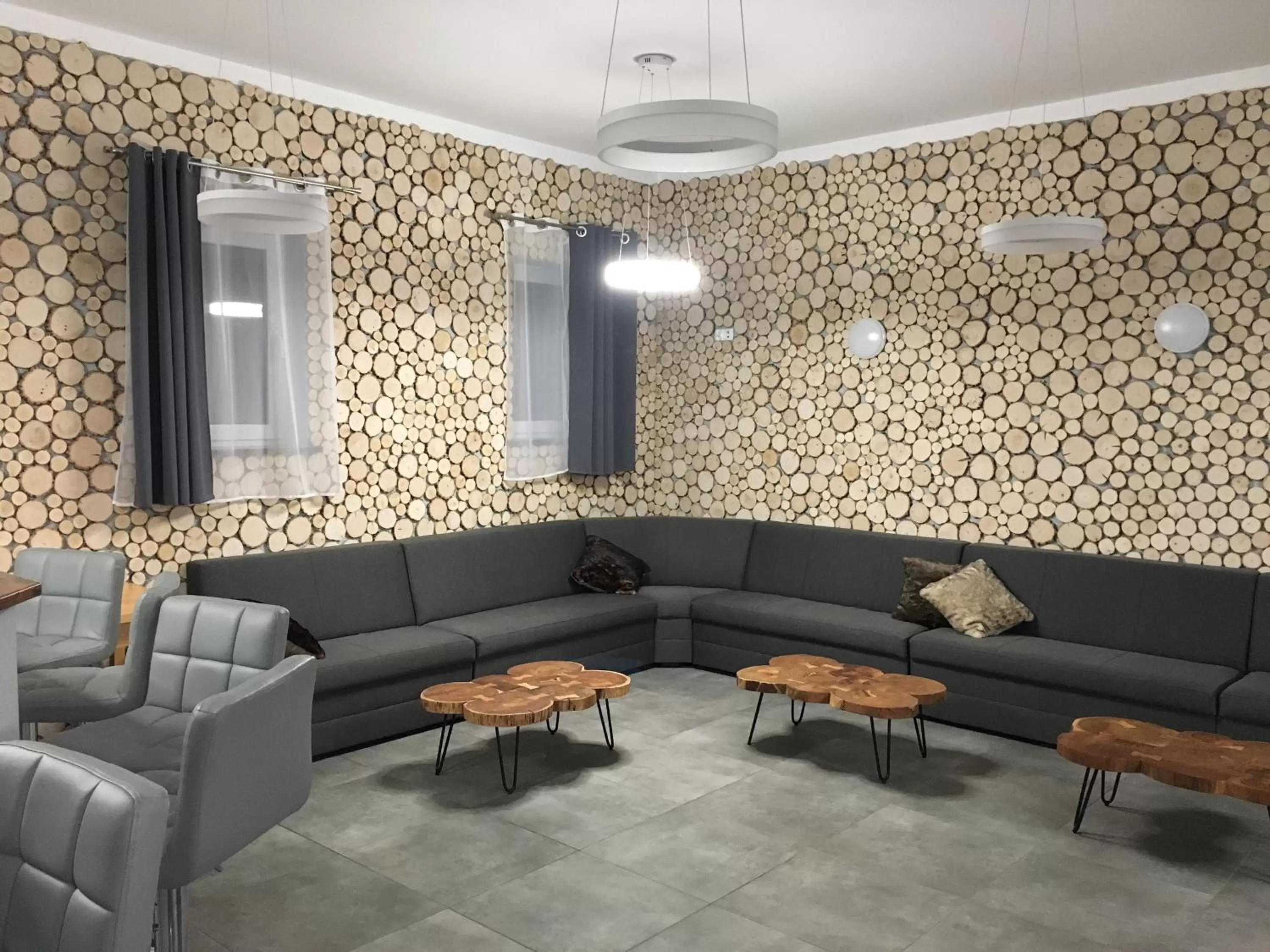 Restaurant/places to eat in dask resort