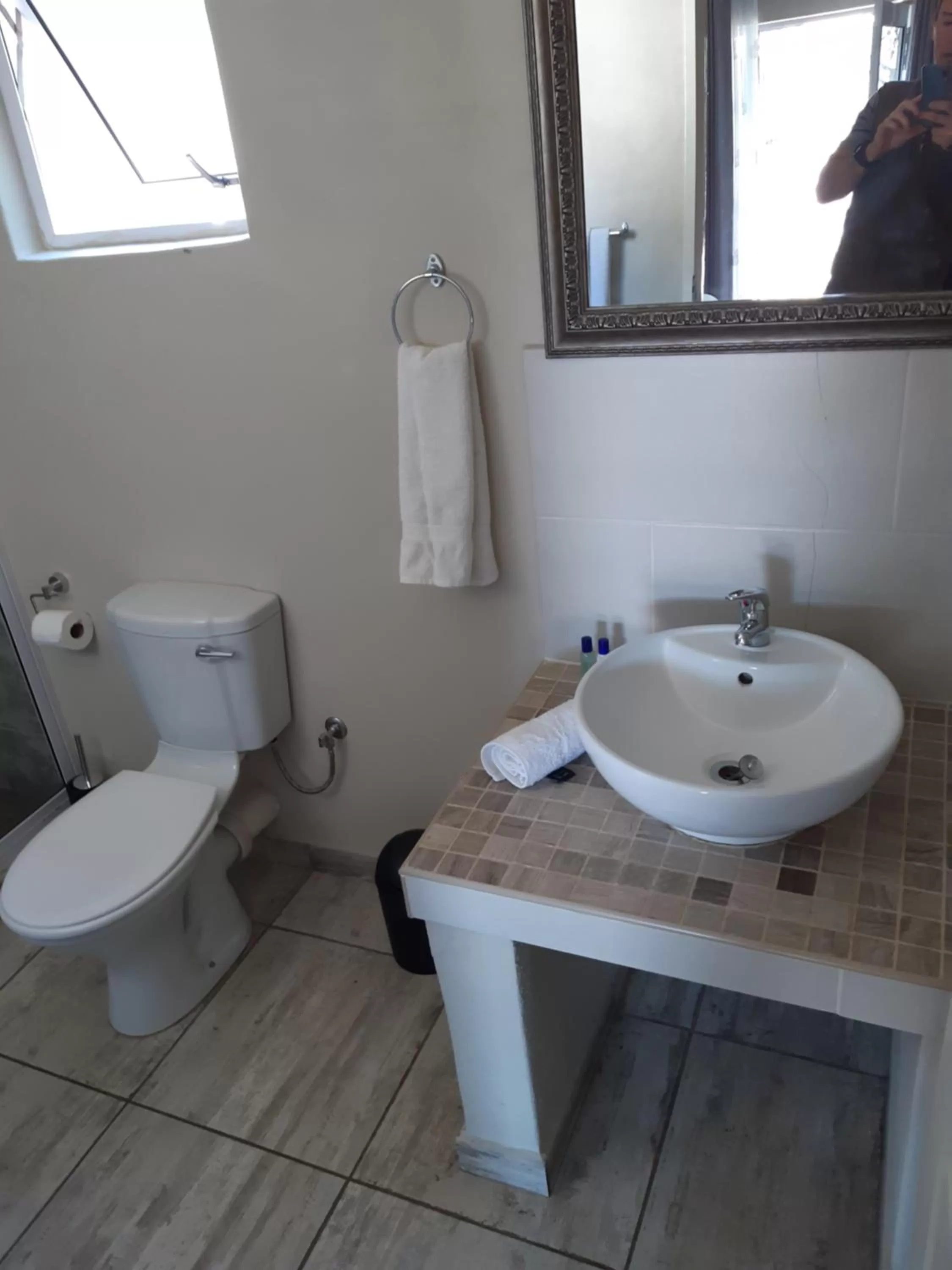 Bathroom in Poetry Guestrooms