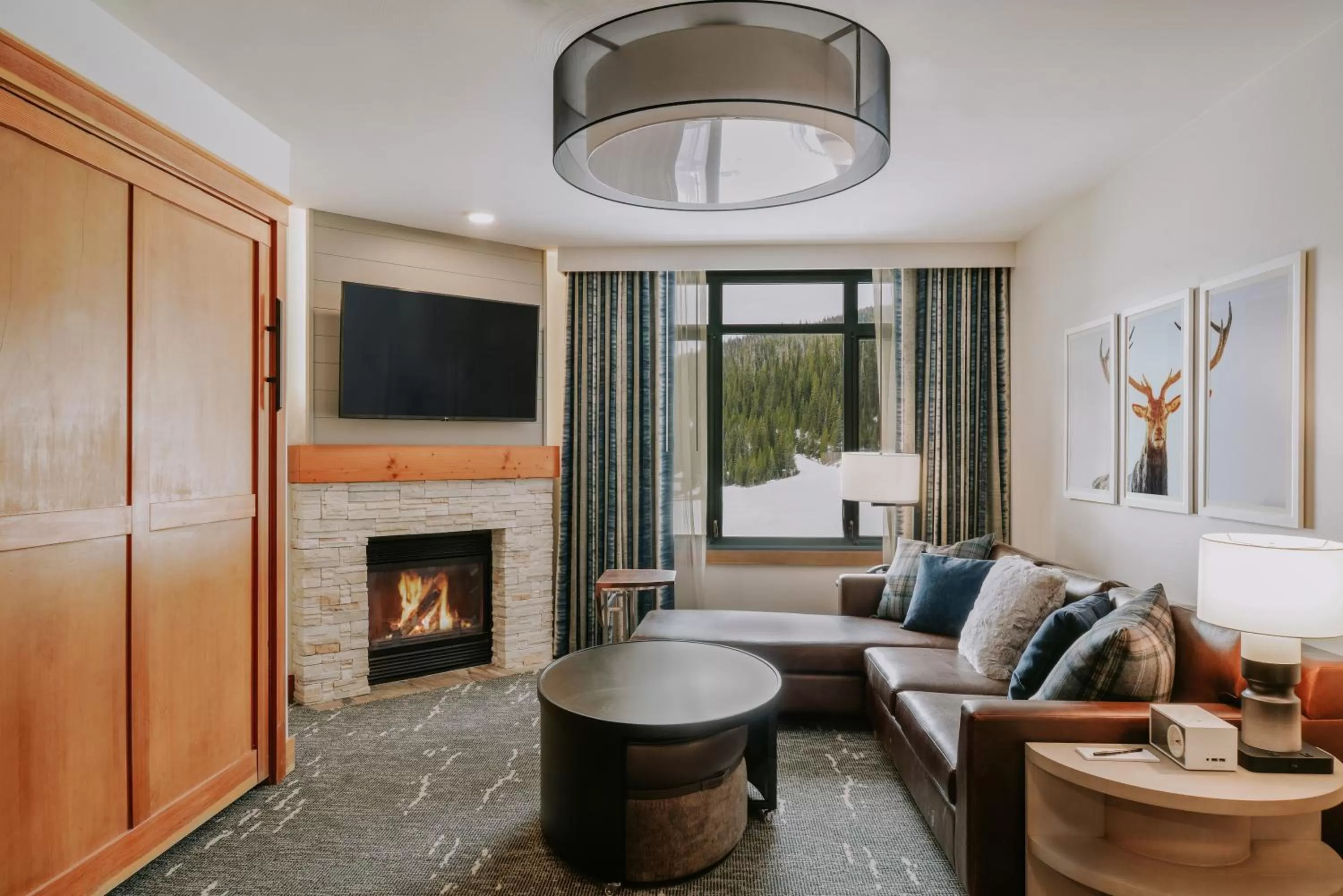 Living room in Summit Hotel at Big Sky Resort