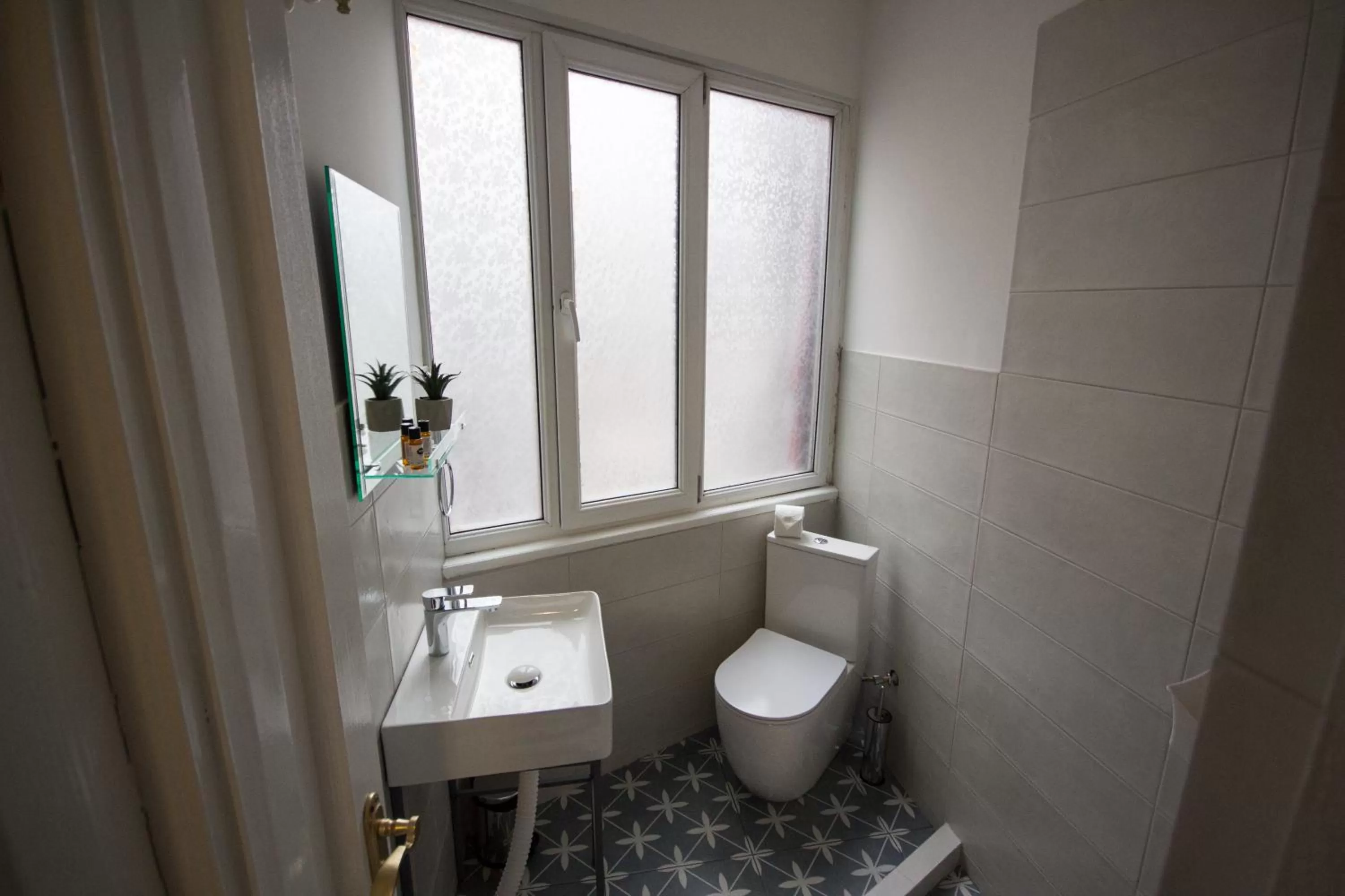 Shower, Bathroom in Hotel Kartli