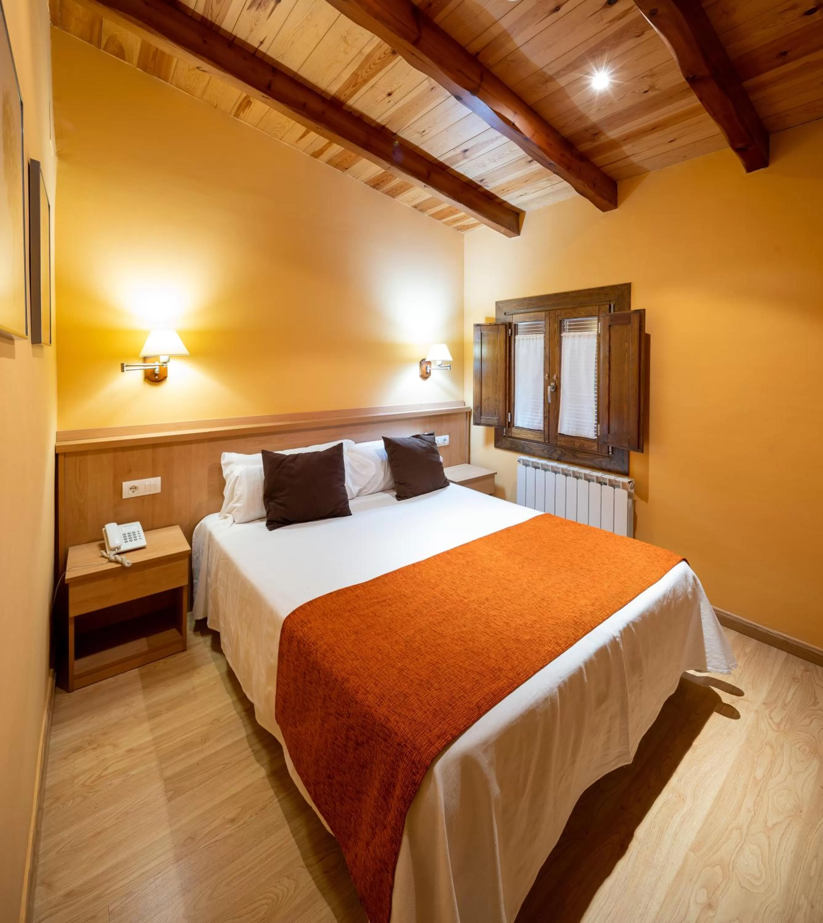 Bed in Hotel Ripoll