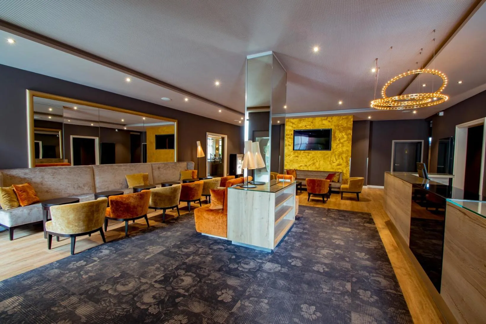 Lobby or reception in Caravelle Hotel im Park