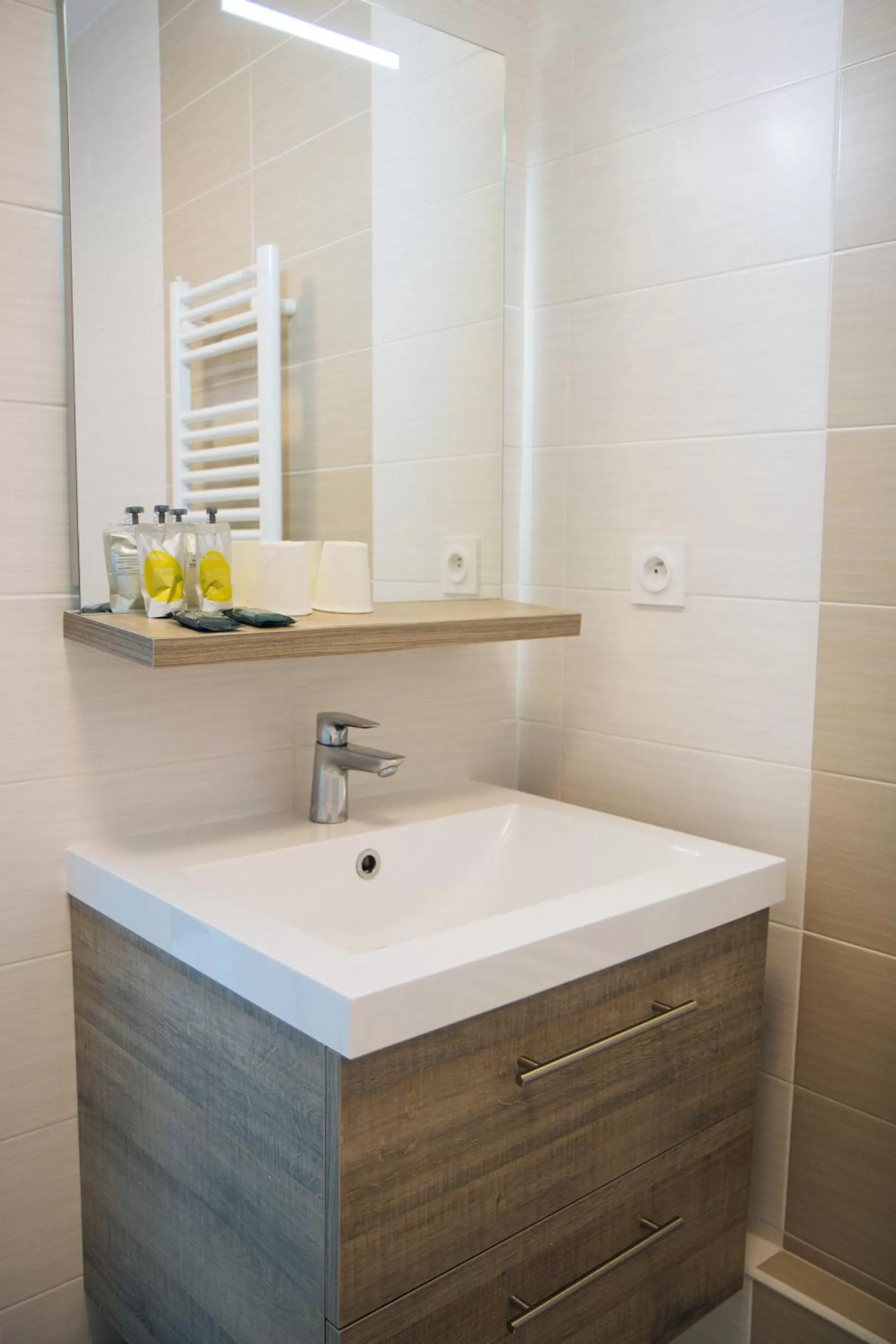 Bathroom in Twenty Business Flats Nîmes Trigone