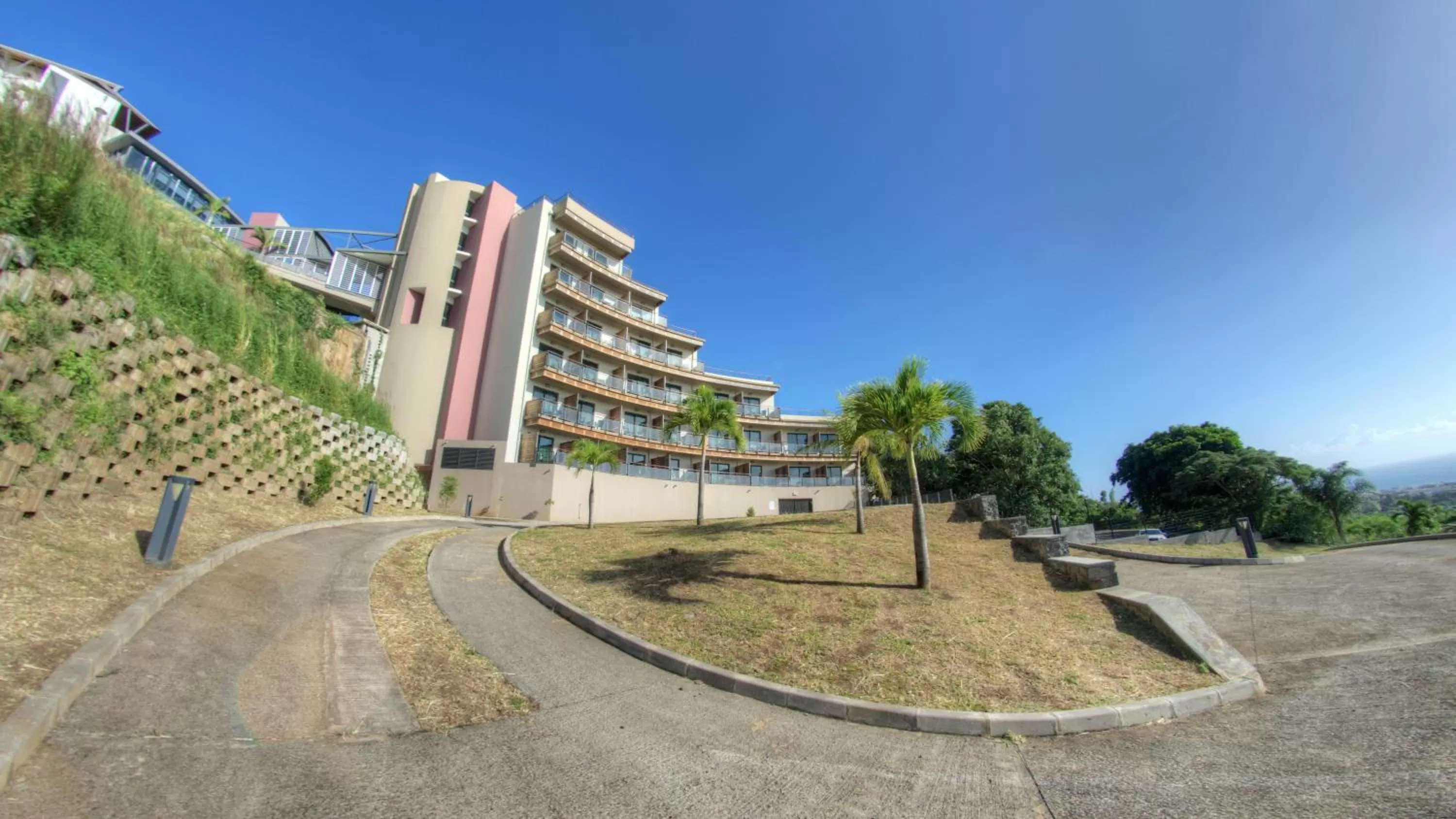 On site, Property Building in Bellepierre