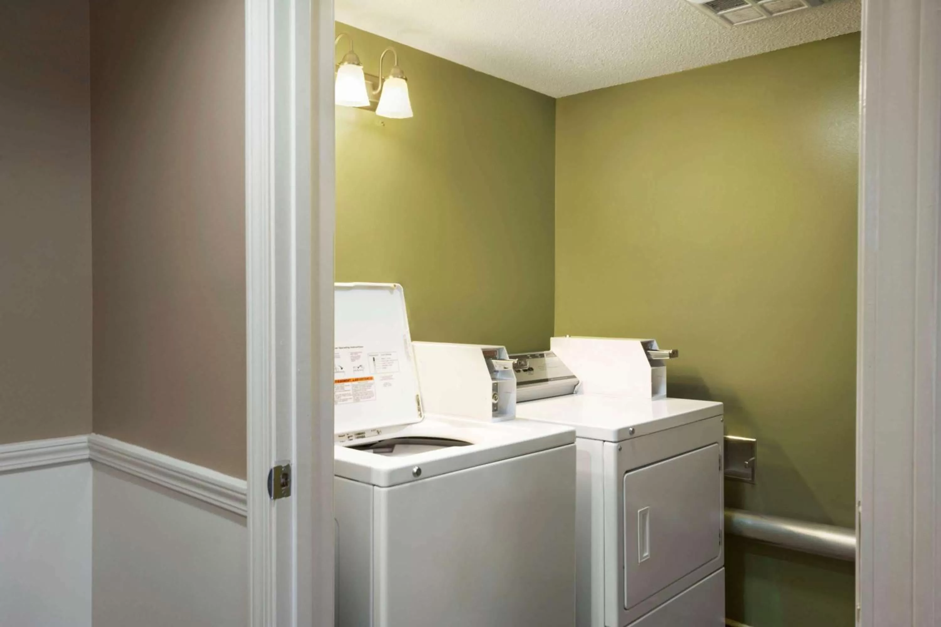 On site, Bed in Super 8 by Wyndham Garner/Clayton/Raleigh