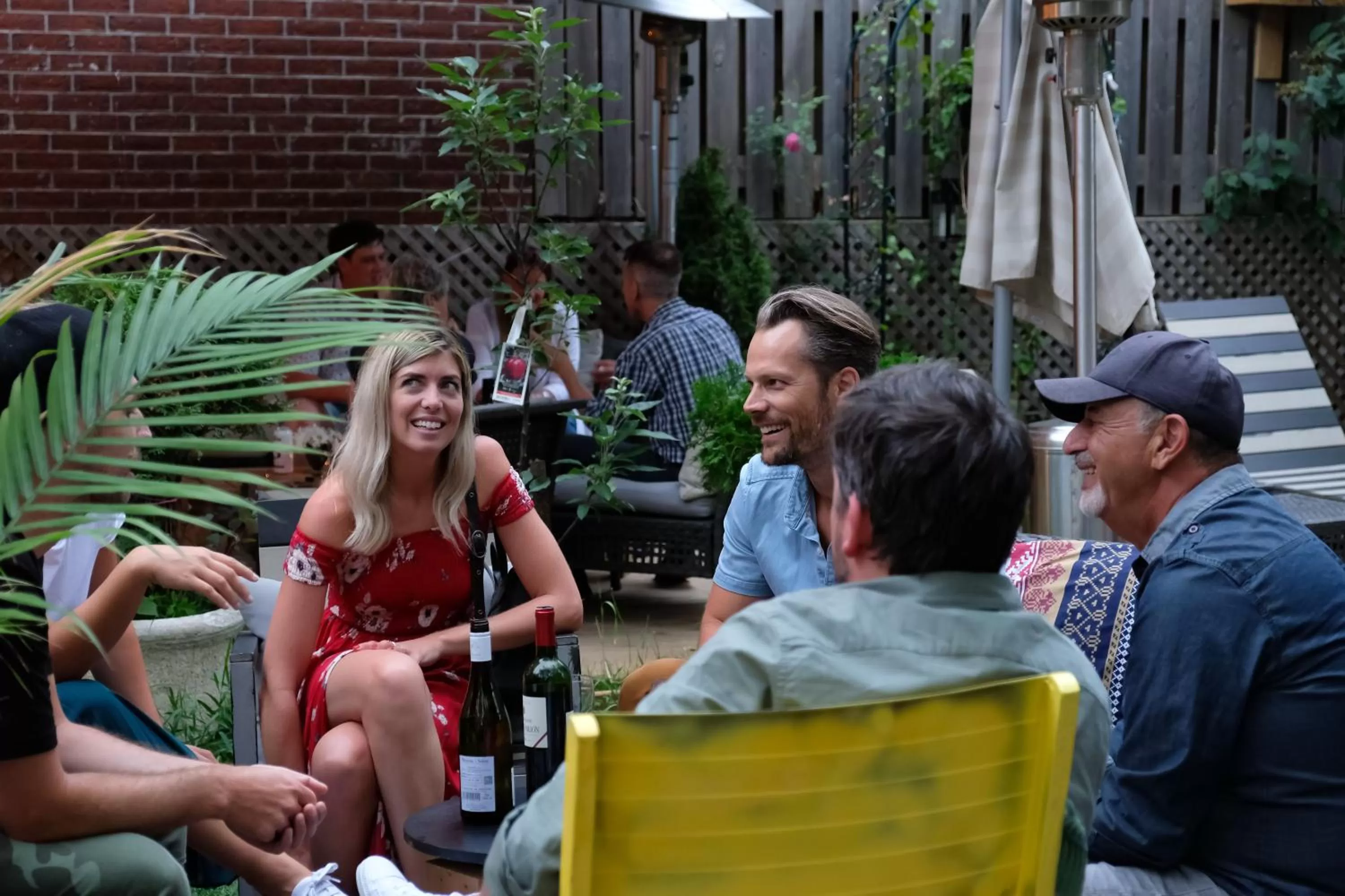 People in L'Hotel Particulier Griffintown