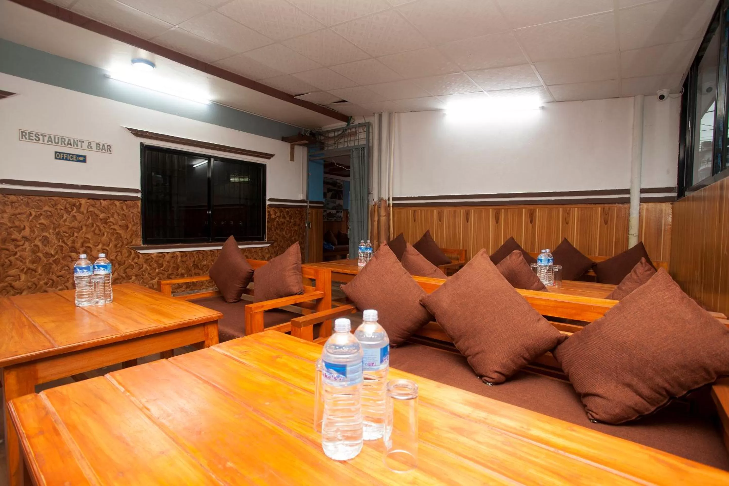 Lounge or bar in Hotel Middle Point Pvt Ltd