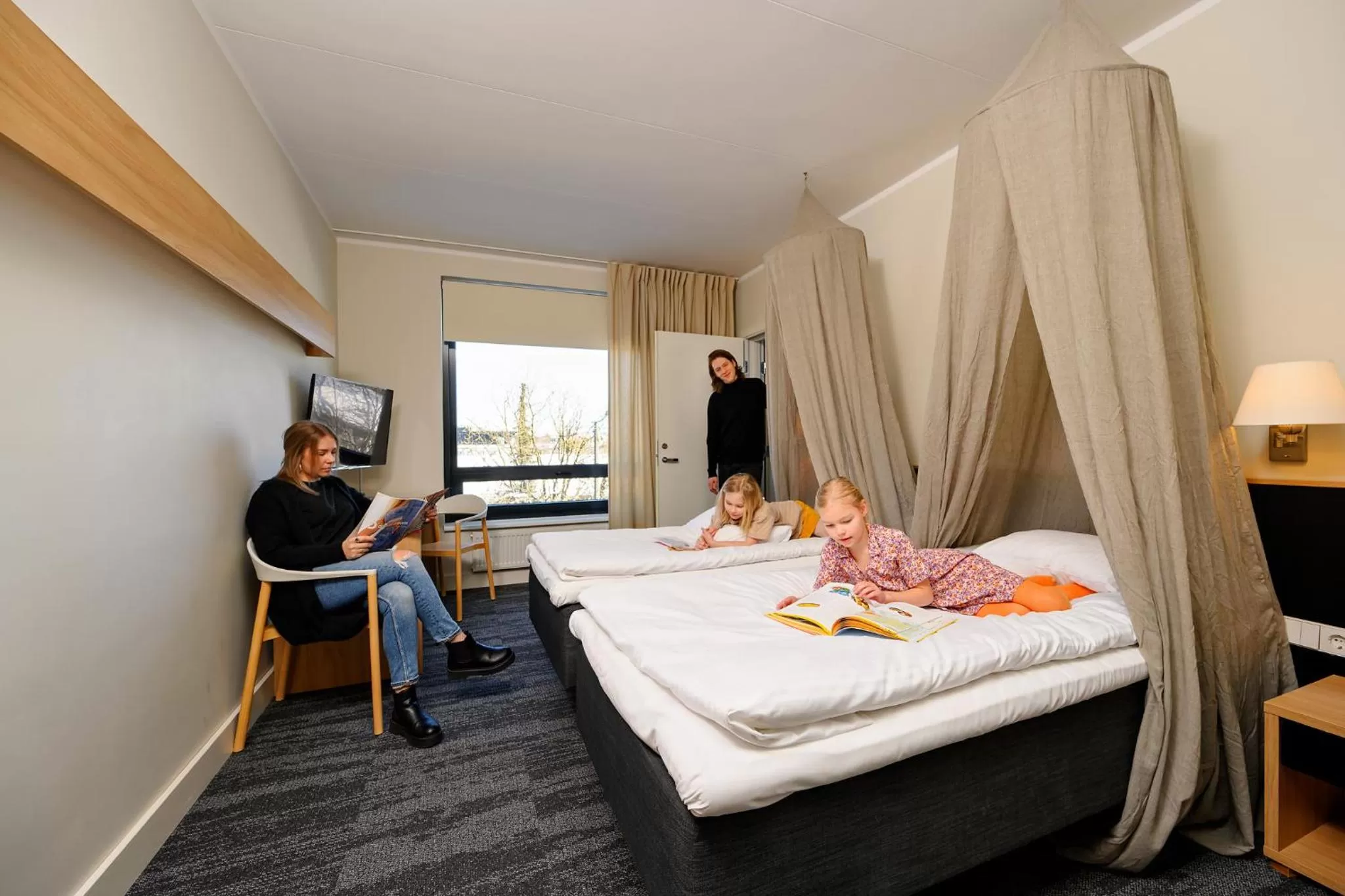 Family, Bed in Dorpat Hotel