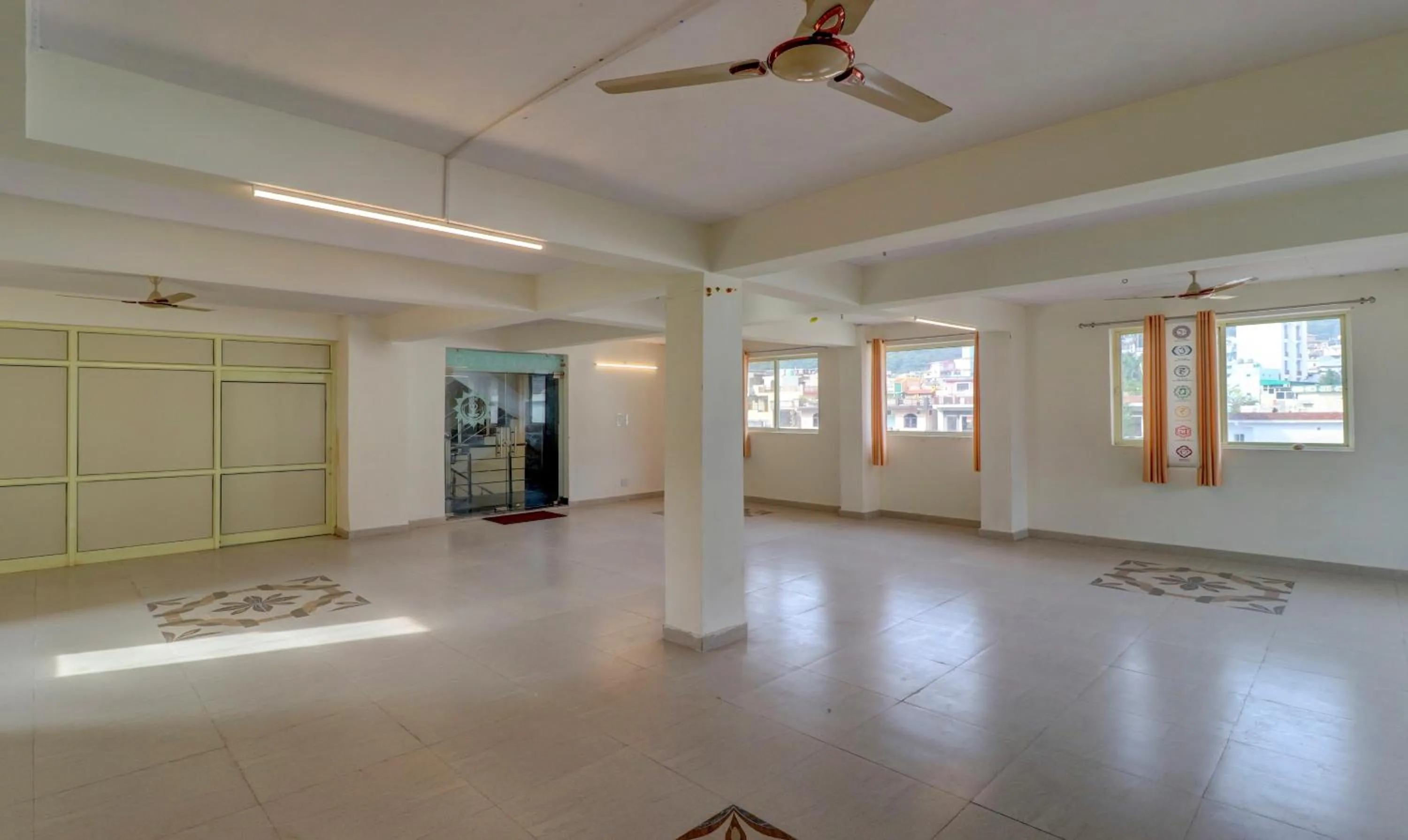 Parking in Itsy Hotels NV, Tapovan