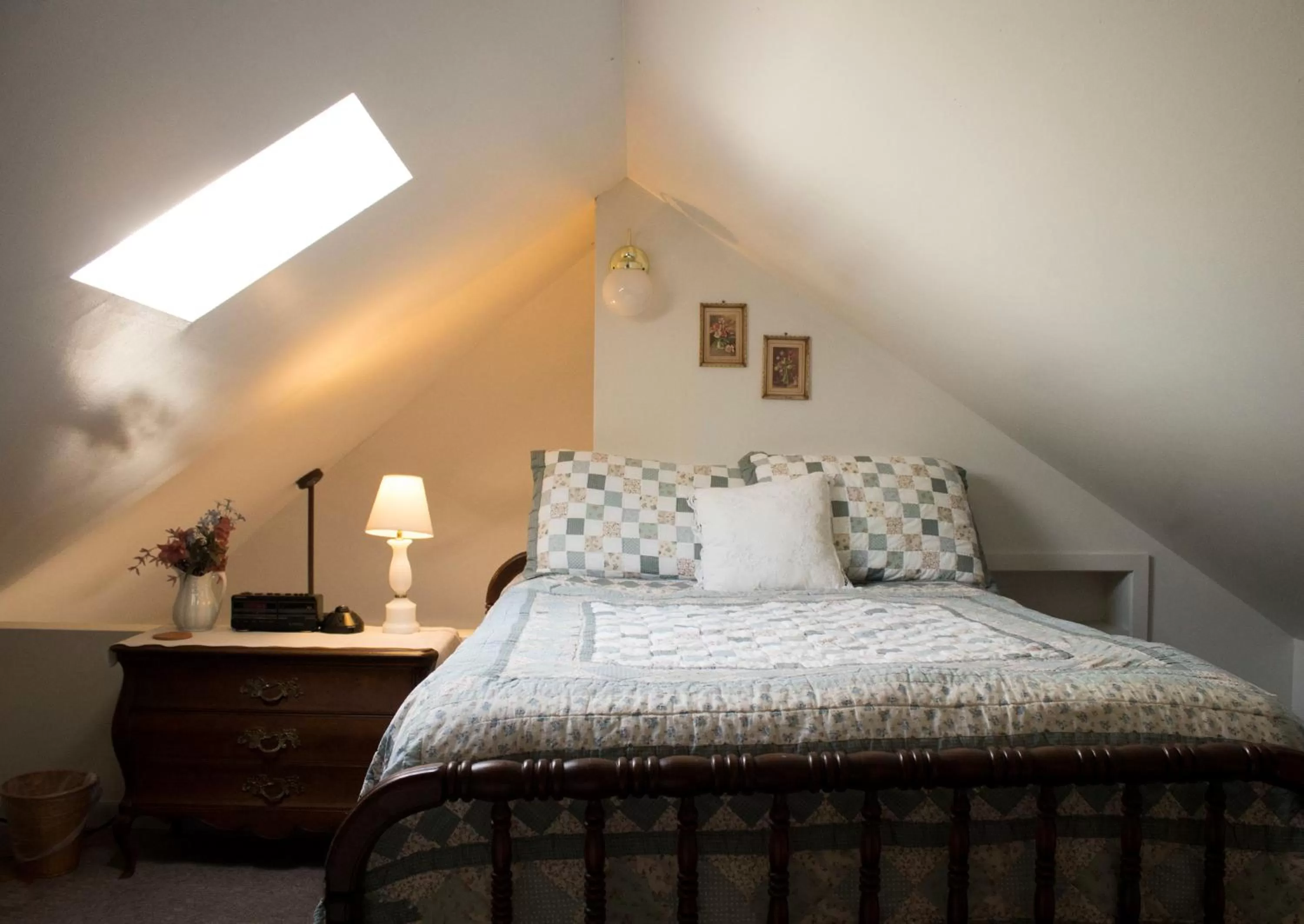 Bed in Wildflower Bed and Breakfast