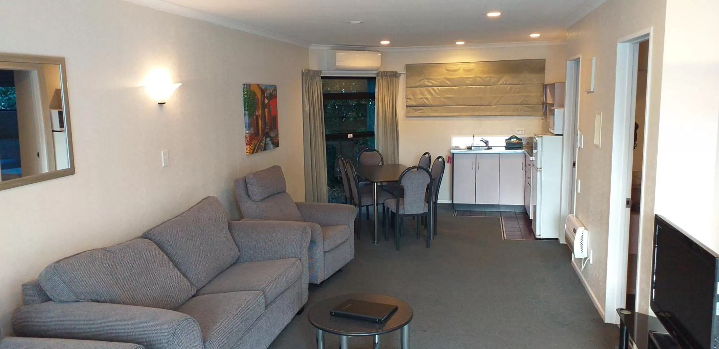 Living room in Shadzz Motel